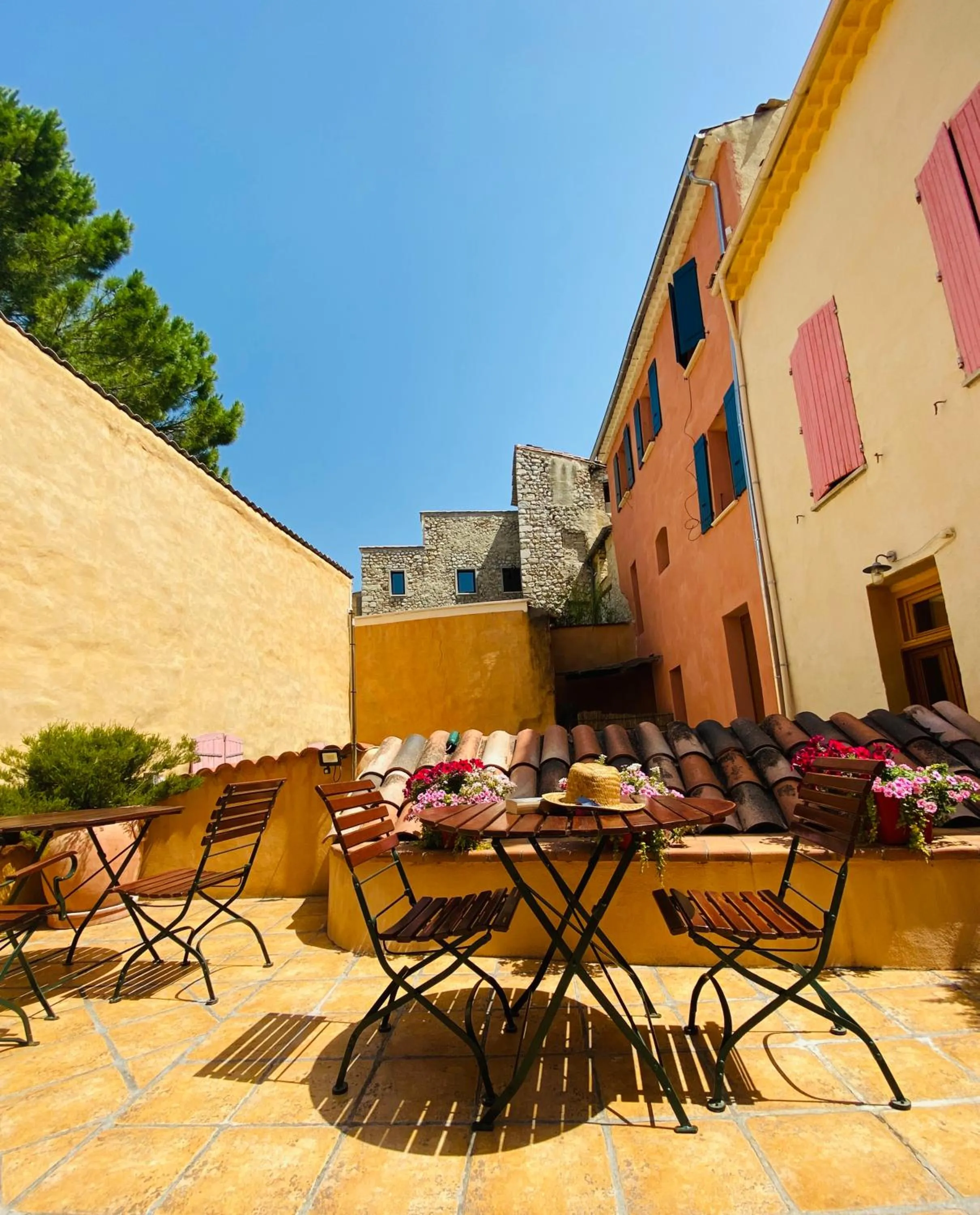 Patio in Les Arcades Le Lion D'or