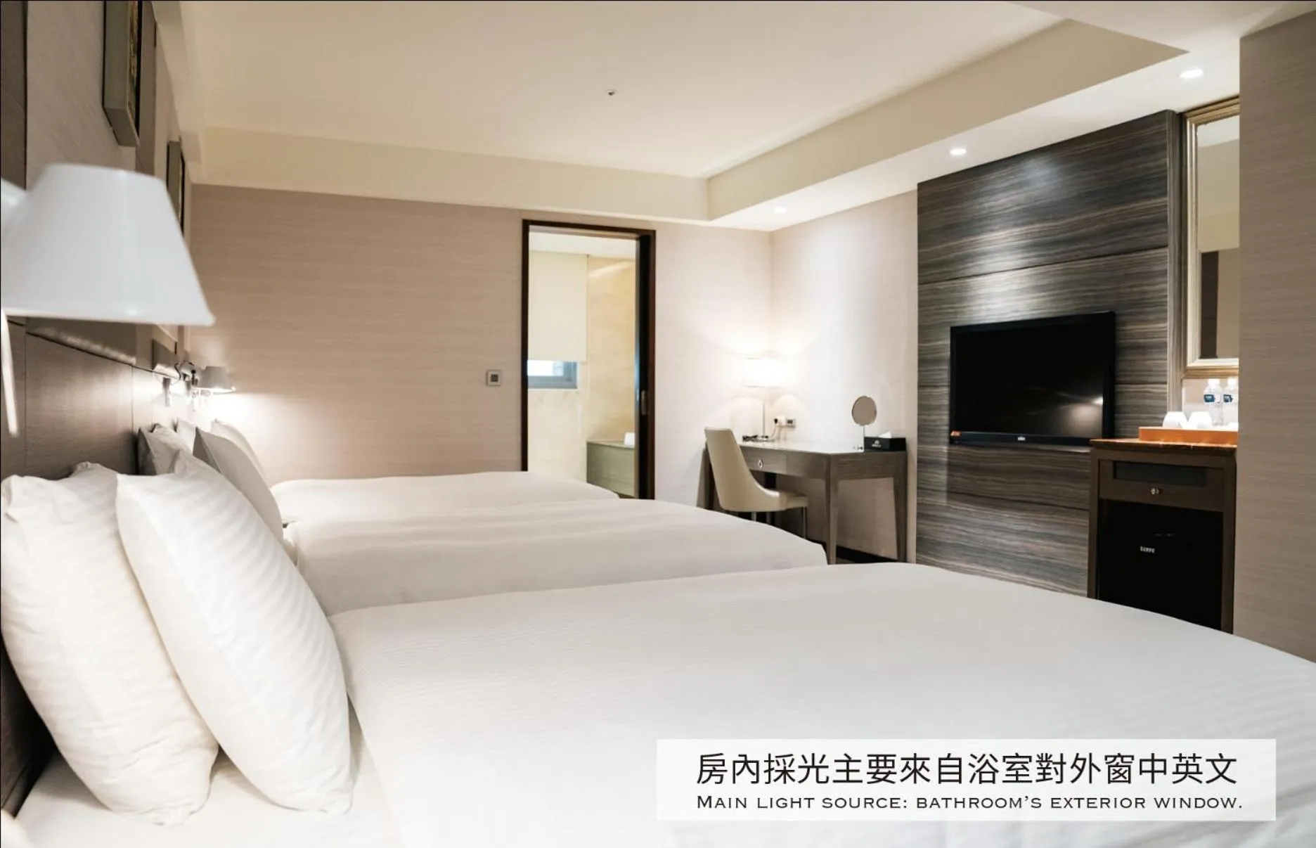 Photo of the whole room, Bed in Arsma Hotel