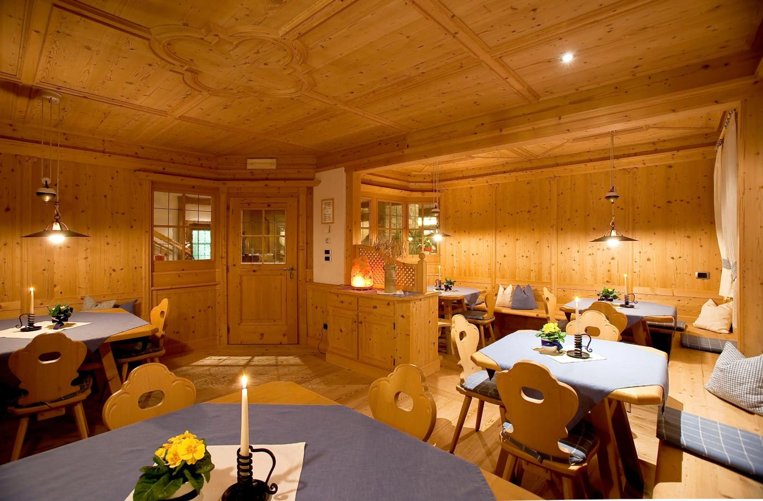 Communal lounge/ TV room in Hotel Markushof 3***S