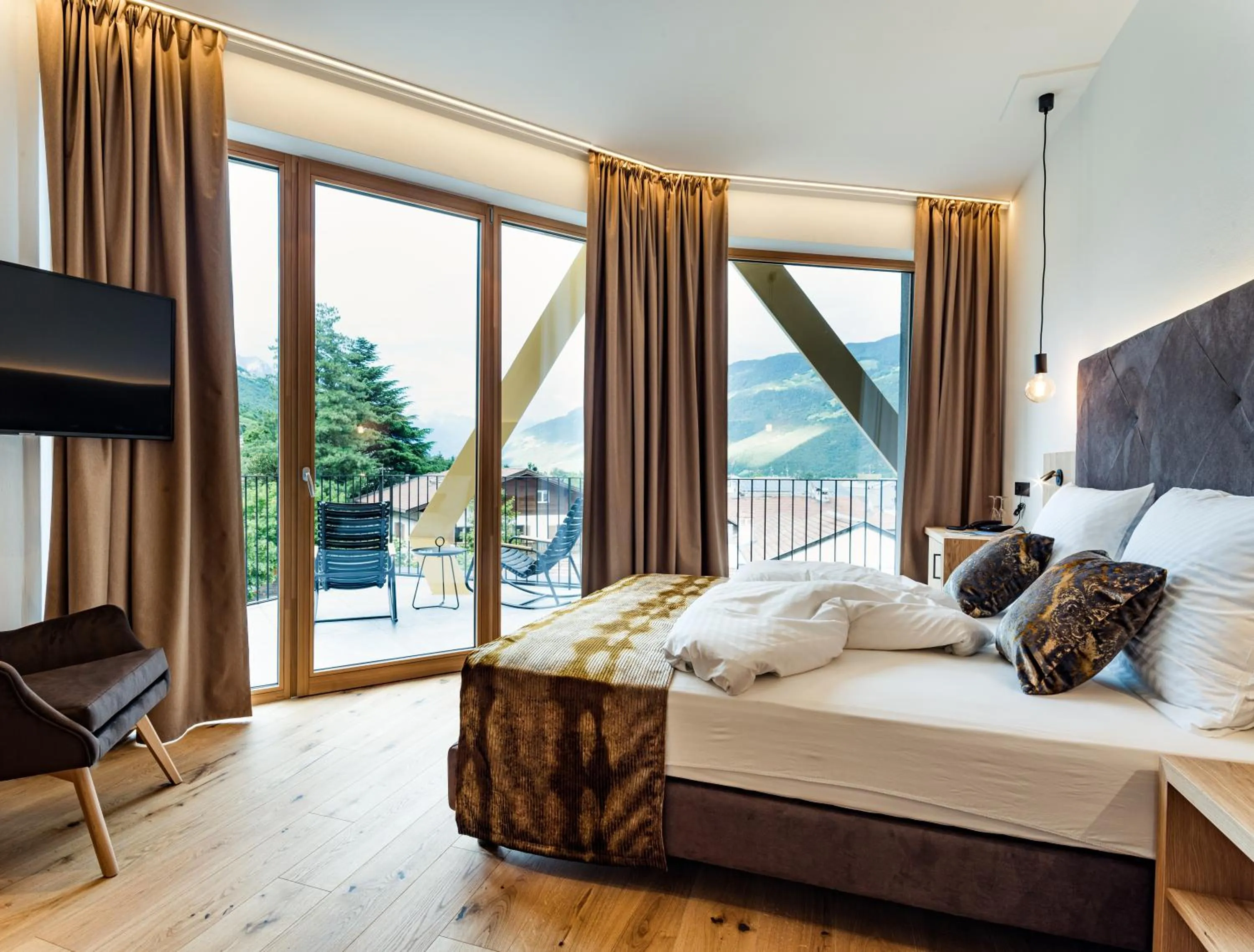 Bed in Genusshotel Diamant