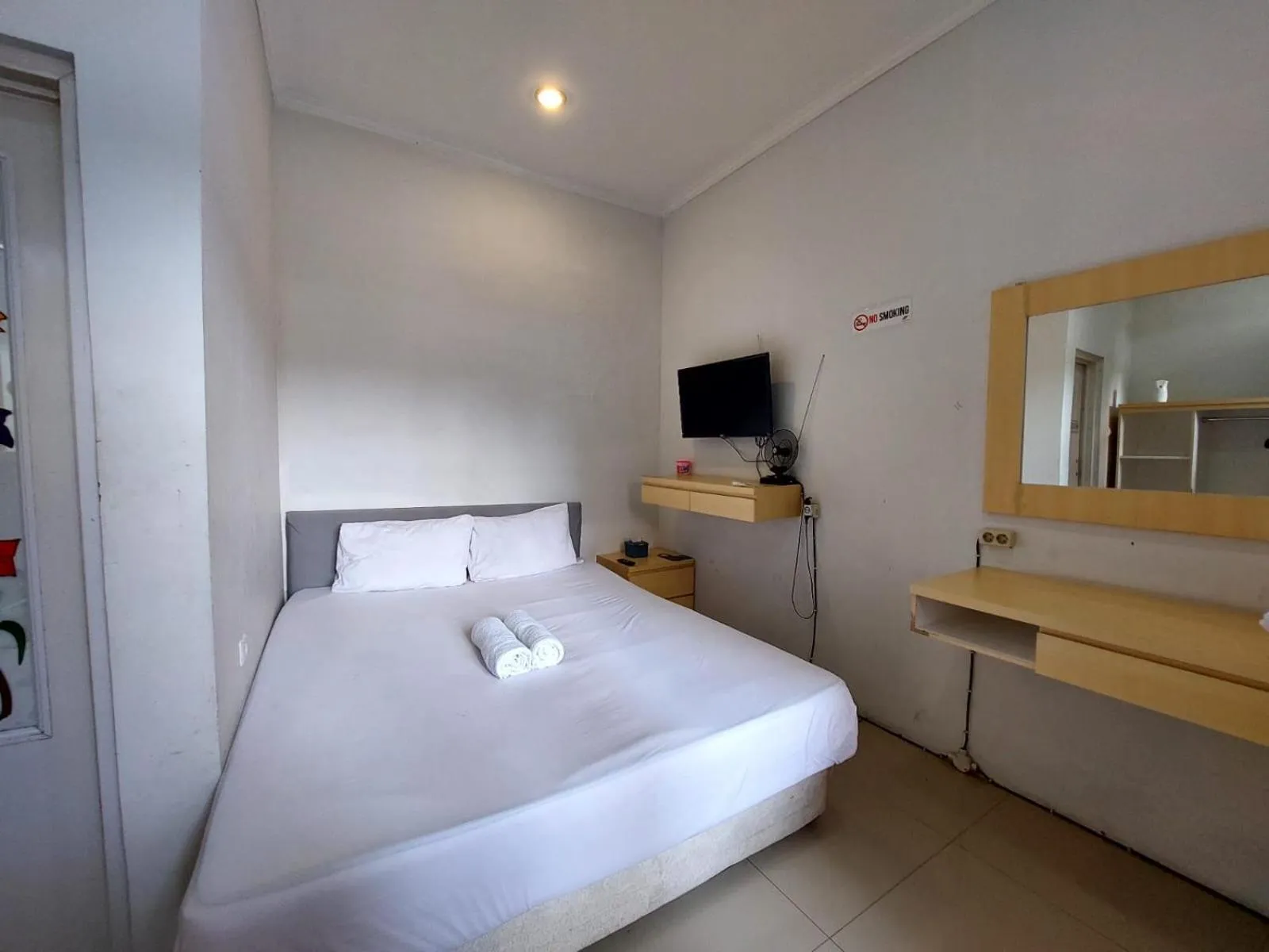 Bedroom, Bed in Urbanview Hotel One Family Maribaya by RedDoorz