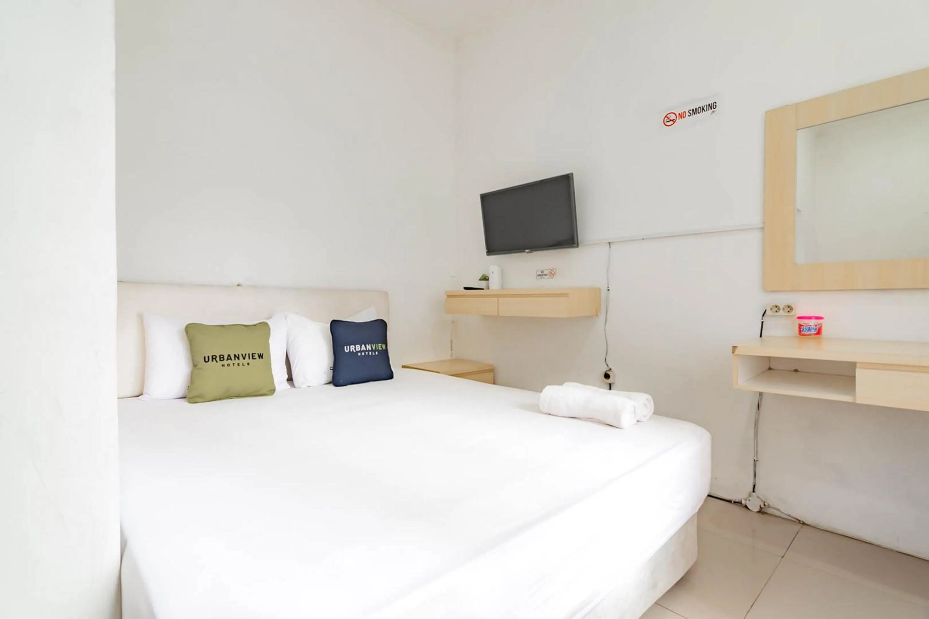 Bedroom, Bed in Urbanview Hotel One Family Maribaya by RedDoorz