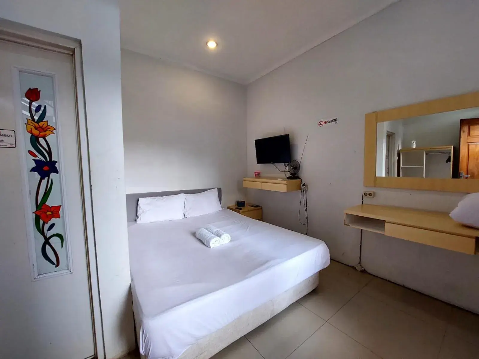 Bedroom, Bed in Urbanview Hotel Maribaya Lembang Bandung