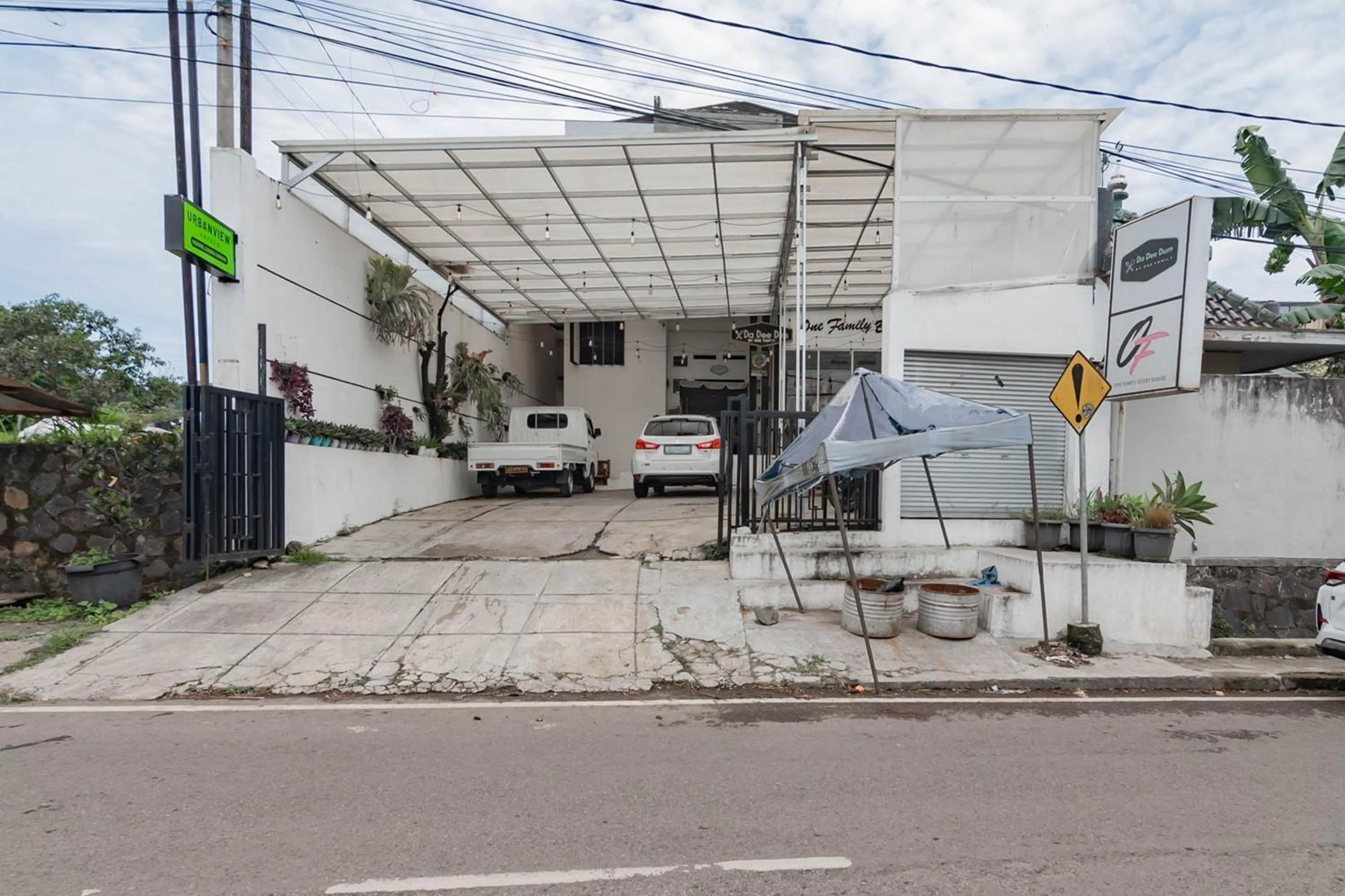 Property building in Urbanview Hotel One Family Maribaya by RedDoorz