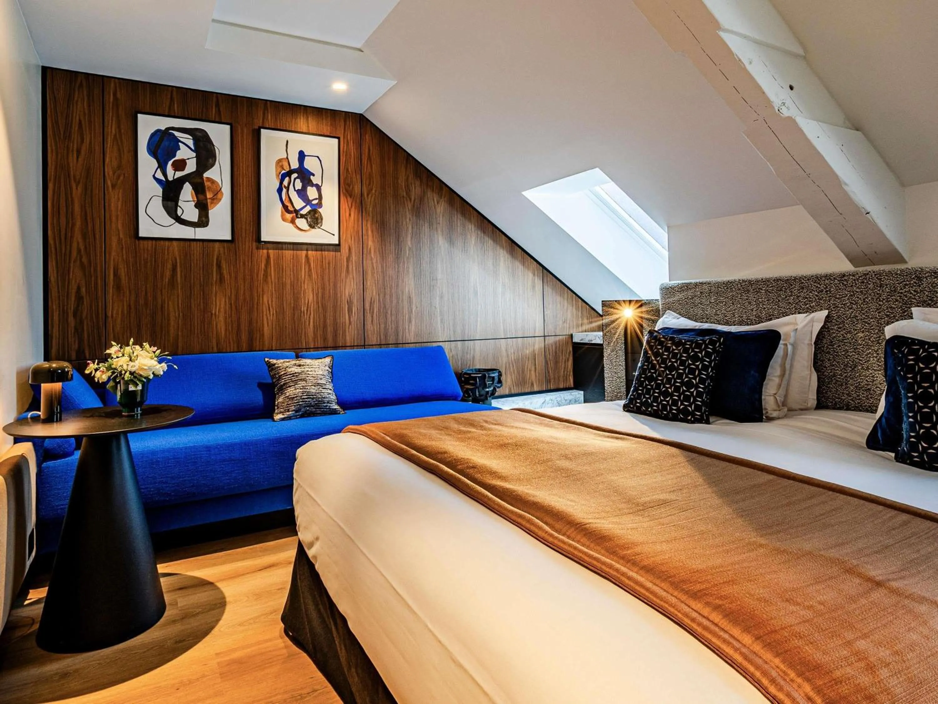 Photo of the whole room, Bed in Grand Hôtel La Cloche Dijon - MGallery Collection