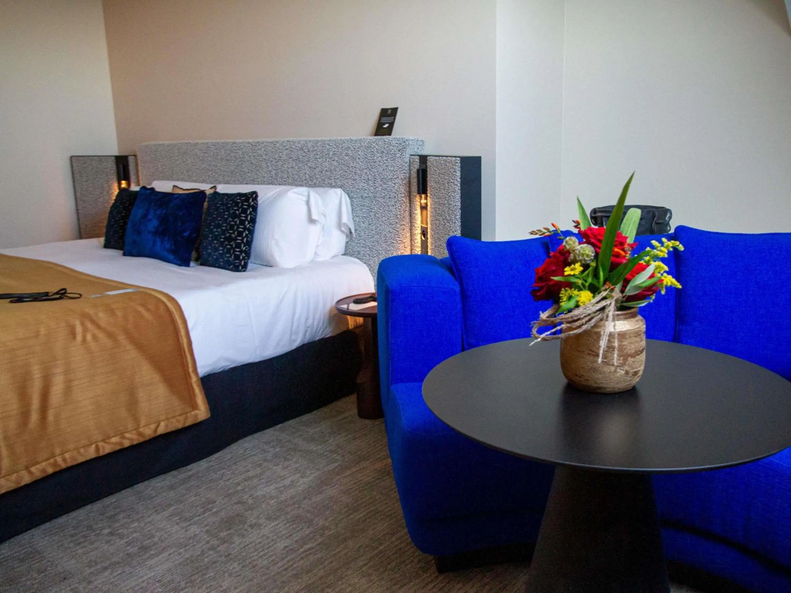 Bedroom, Bed in Grand Hôtel La Cloche Dijon - MGallery Collection