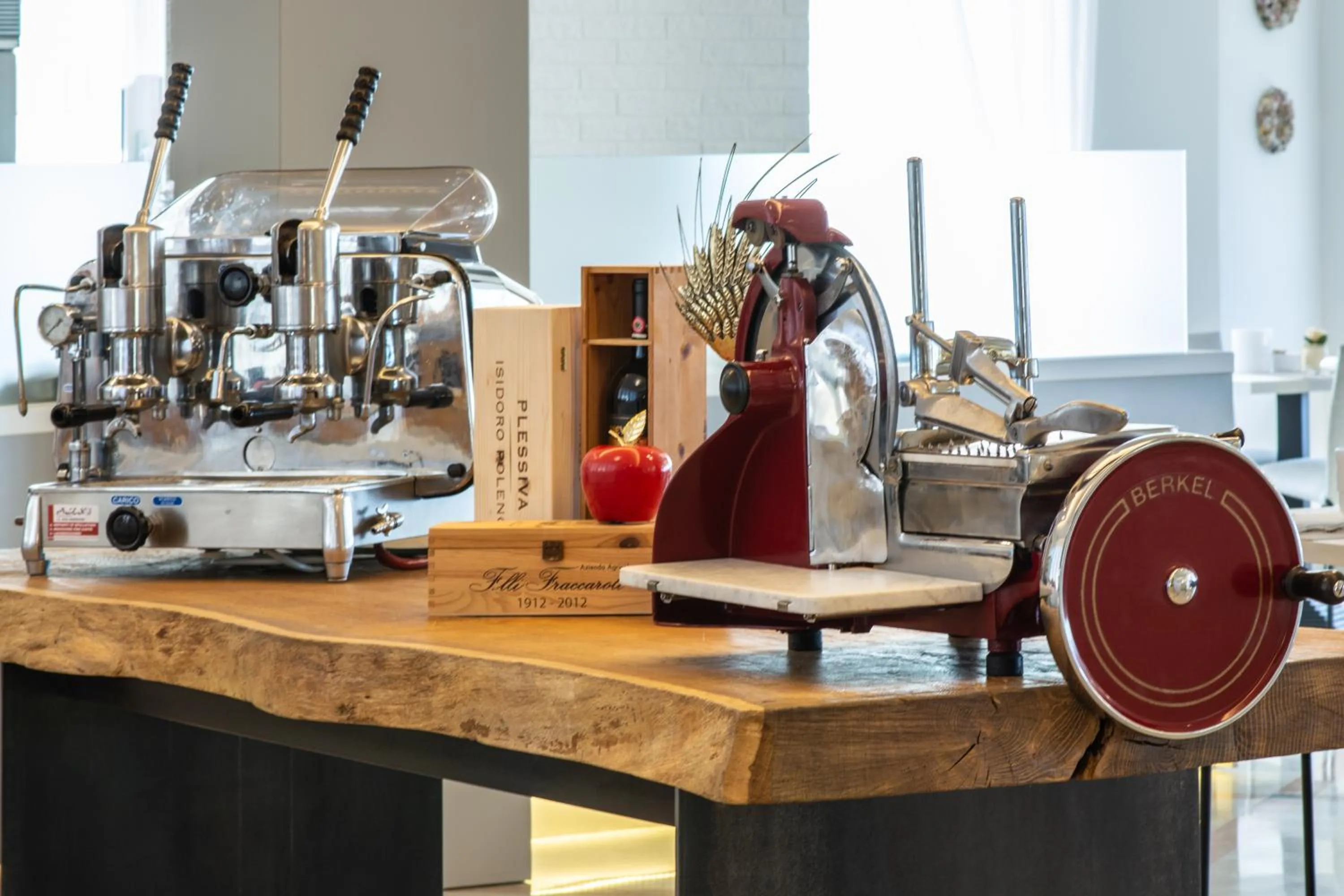 Food and drinks in Hotel Montecarlo 3 Stelle Superior