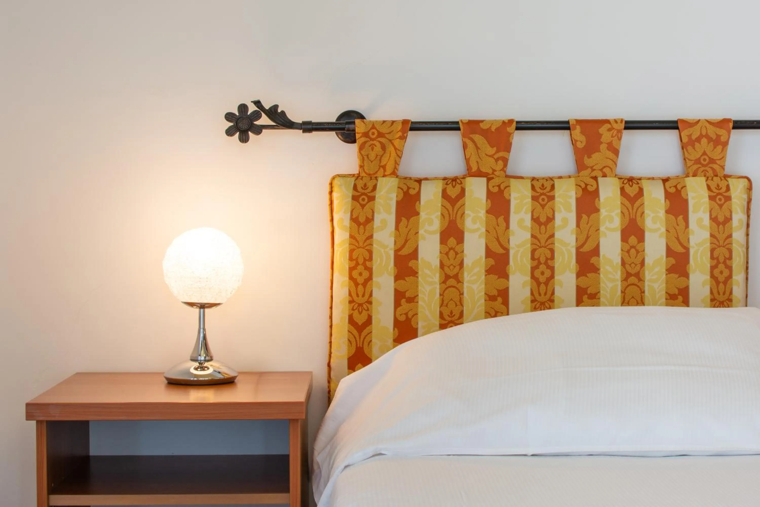 Bed in Hotel Montecarlo 3 Stelle Superior