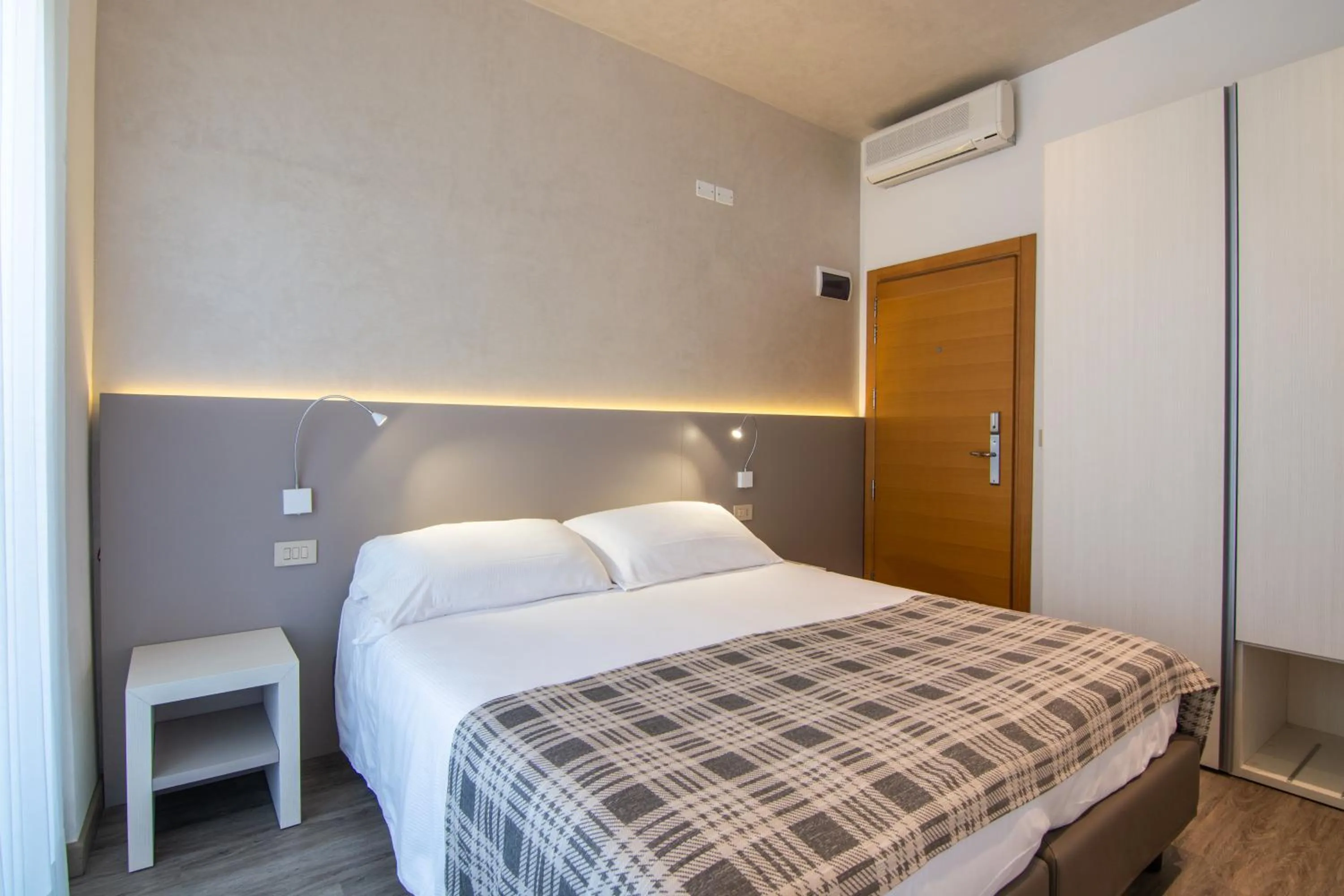 Bed in Hotel Montecarlo 3 Stelle Superior