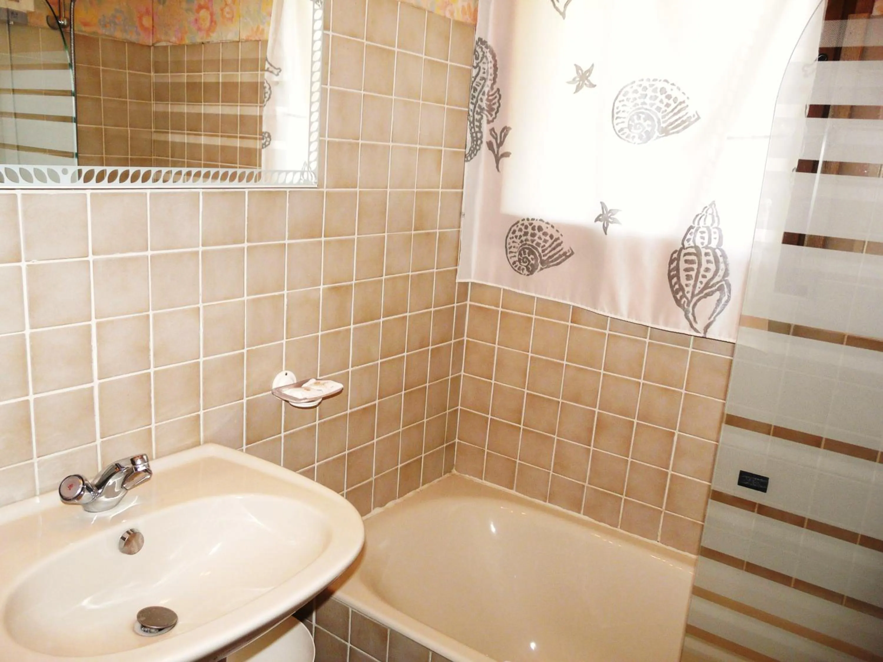 Bathroom in Hotel Le Mas Fleuri