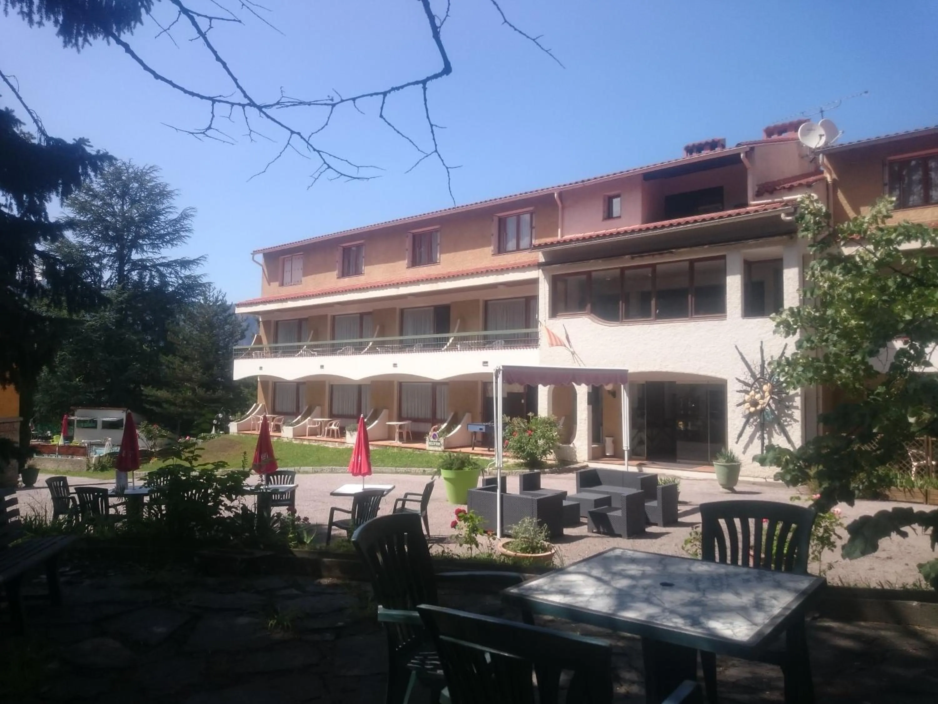 Facade/entrance in Hotel Le Mas Fleuri
