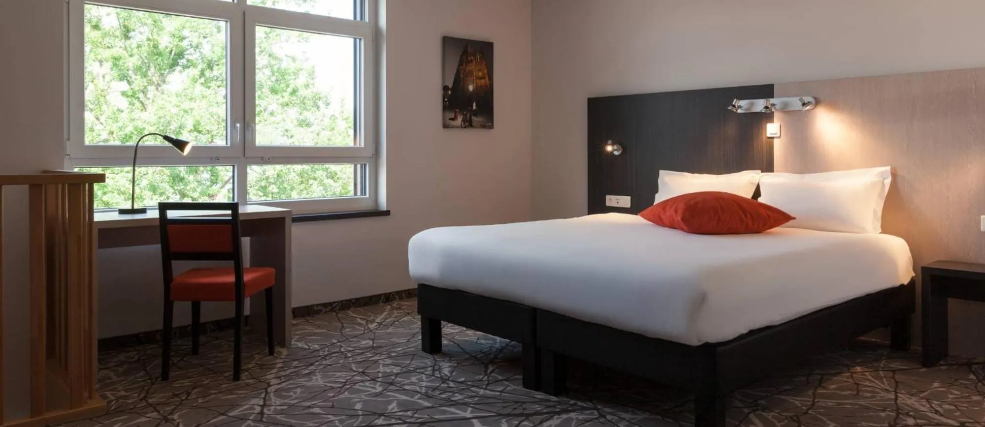 Bedroom, Bed in The Originals Boutique, Hôtel-Restaurant d'Alsace, Strasbourg Sud