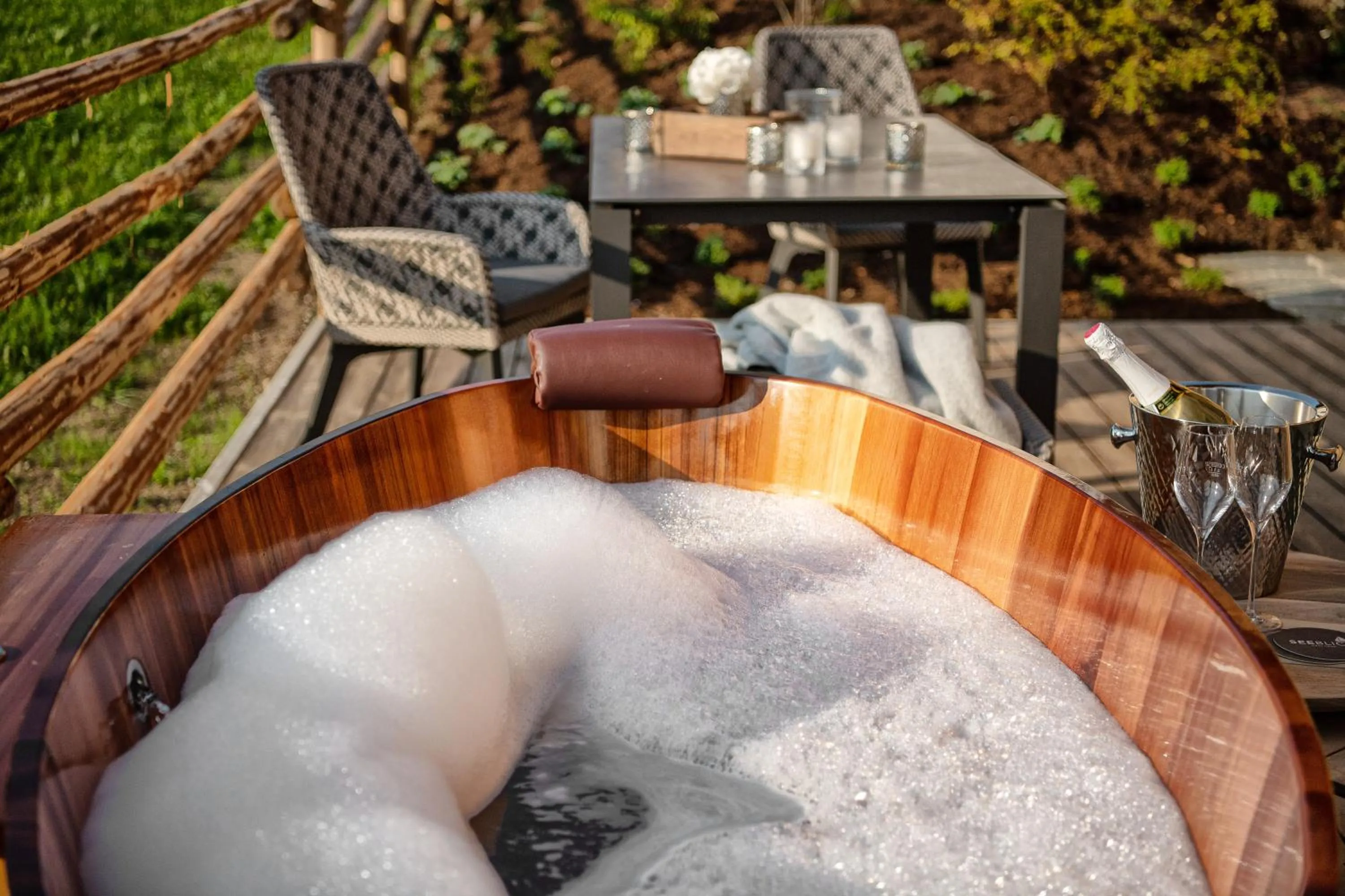 Balcony/Terrace in MONDI Chalets am Grundlsee