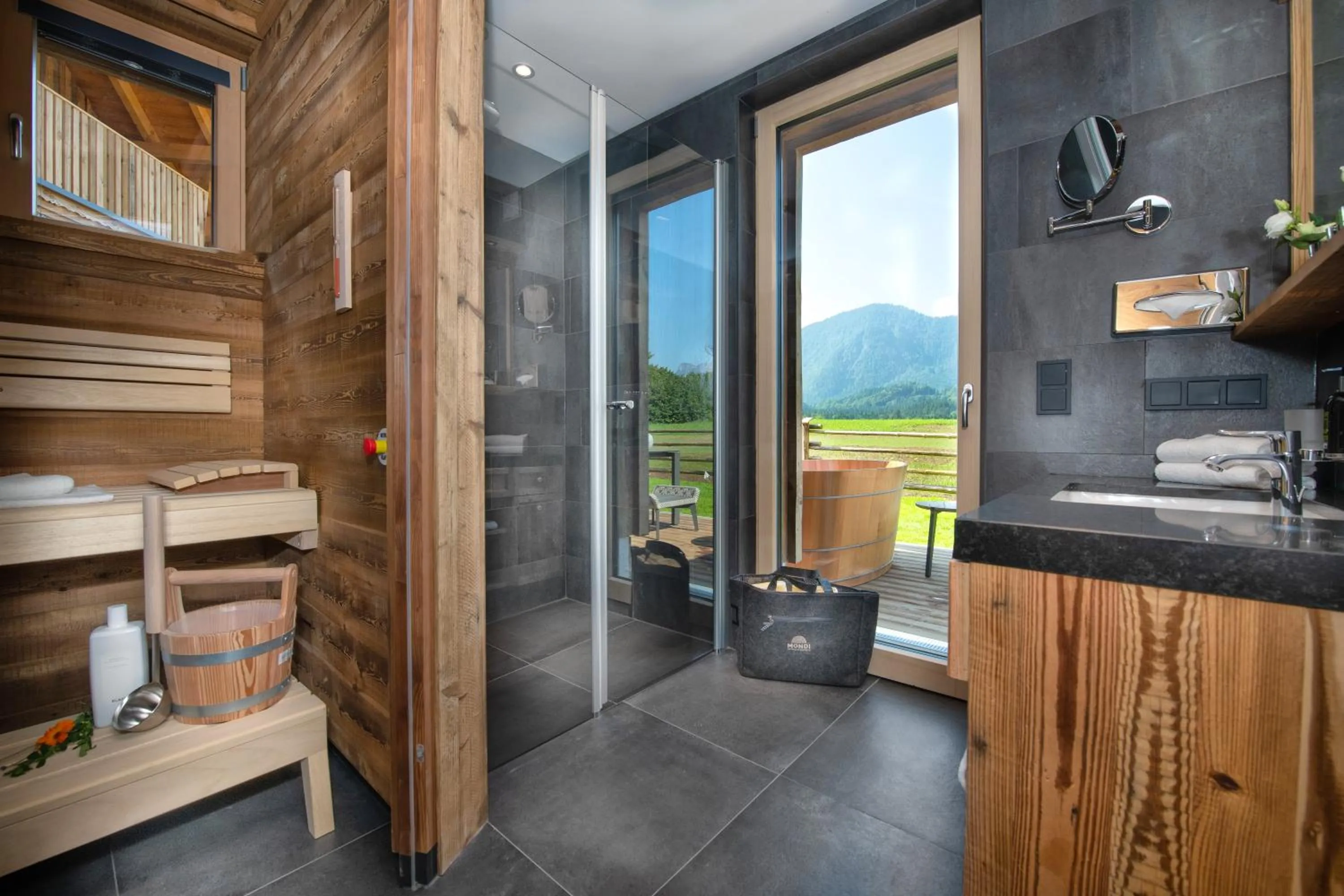 Sauna in MONDI Chalets am Grundlsee