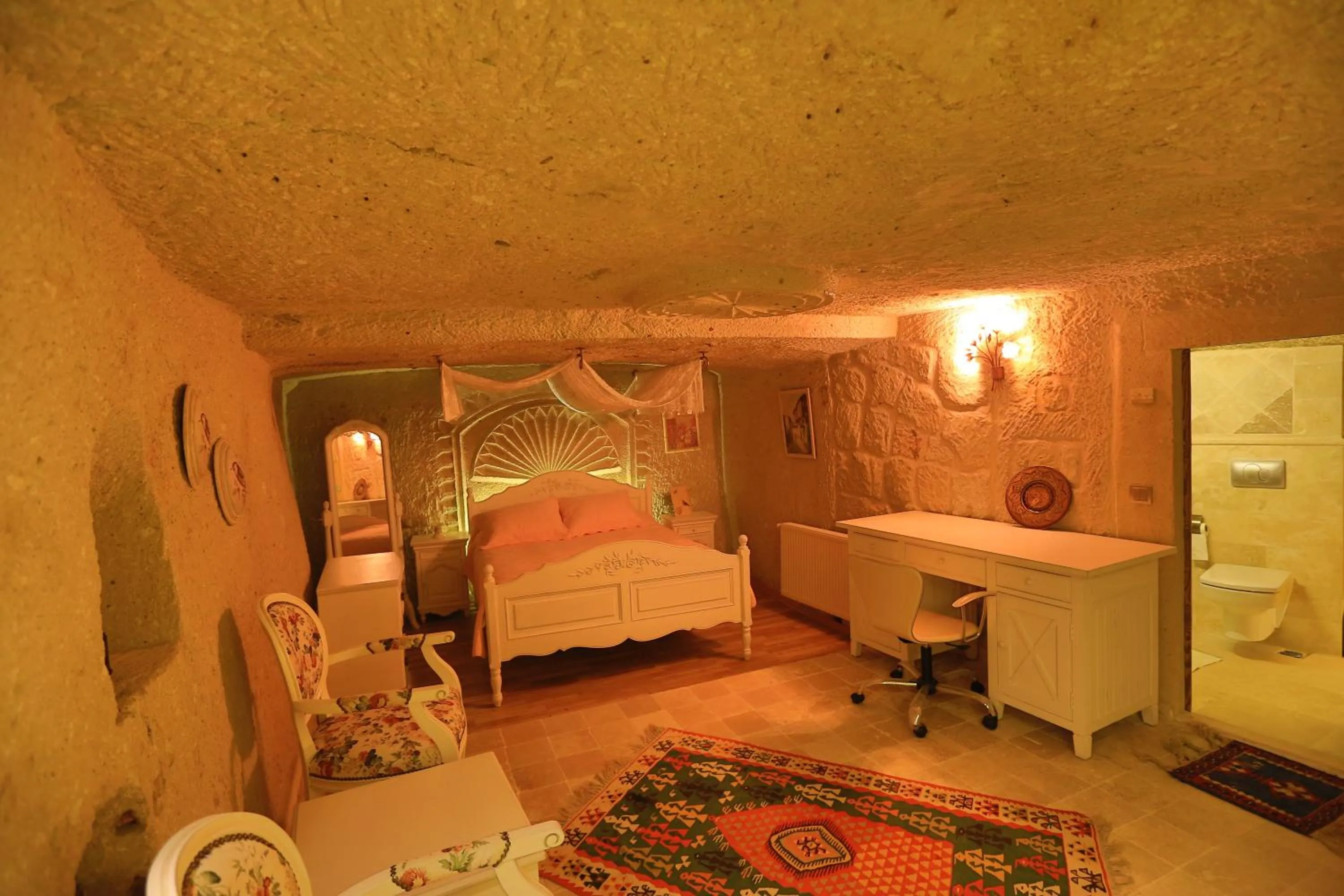 Bed in Iris Cave Cappadocia