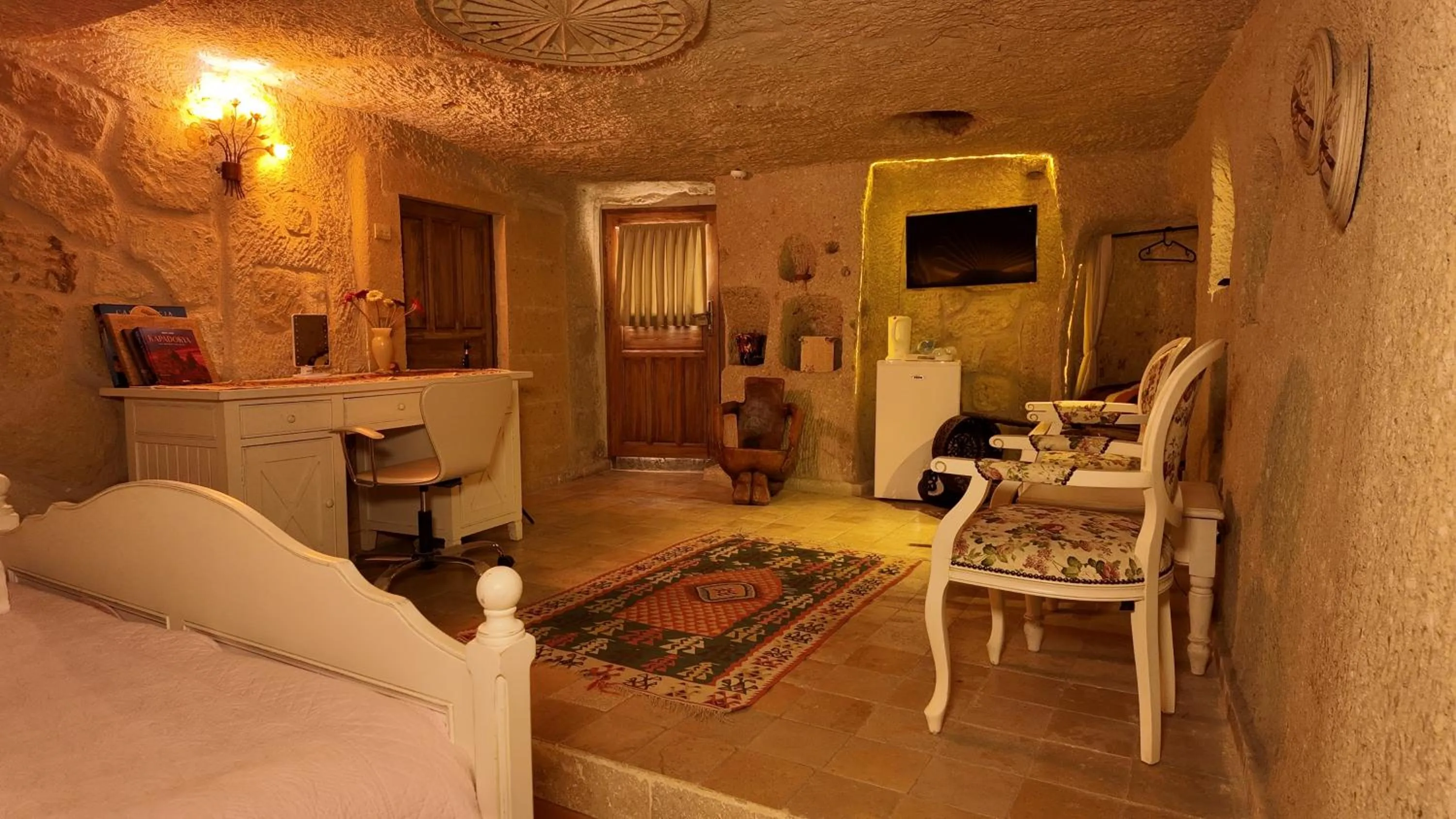 TV and multimedia, Bed in Iris Cave Cappadocia