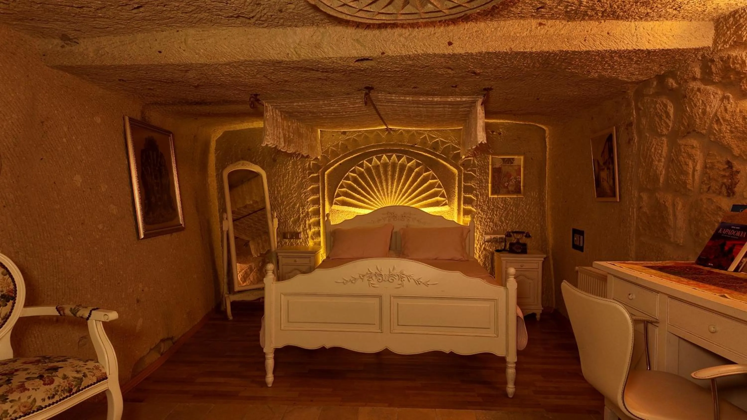 Bedroom, Bed in Iris Cave Cappadocia