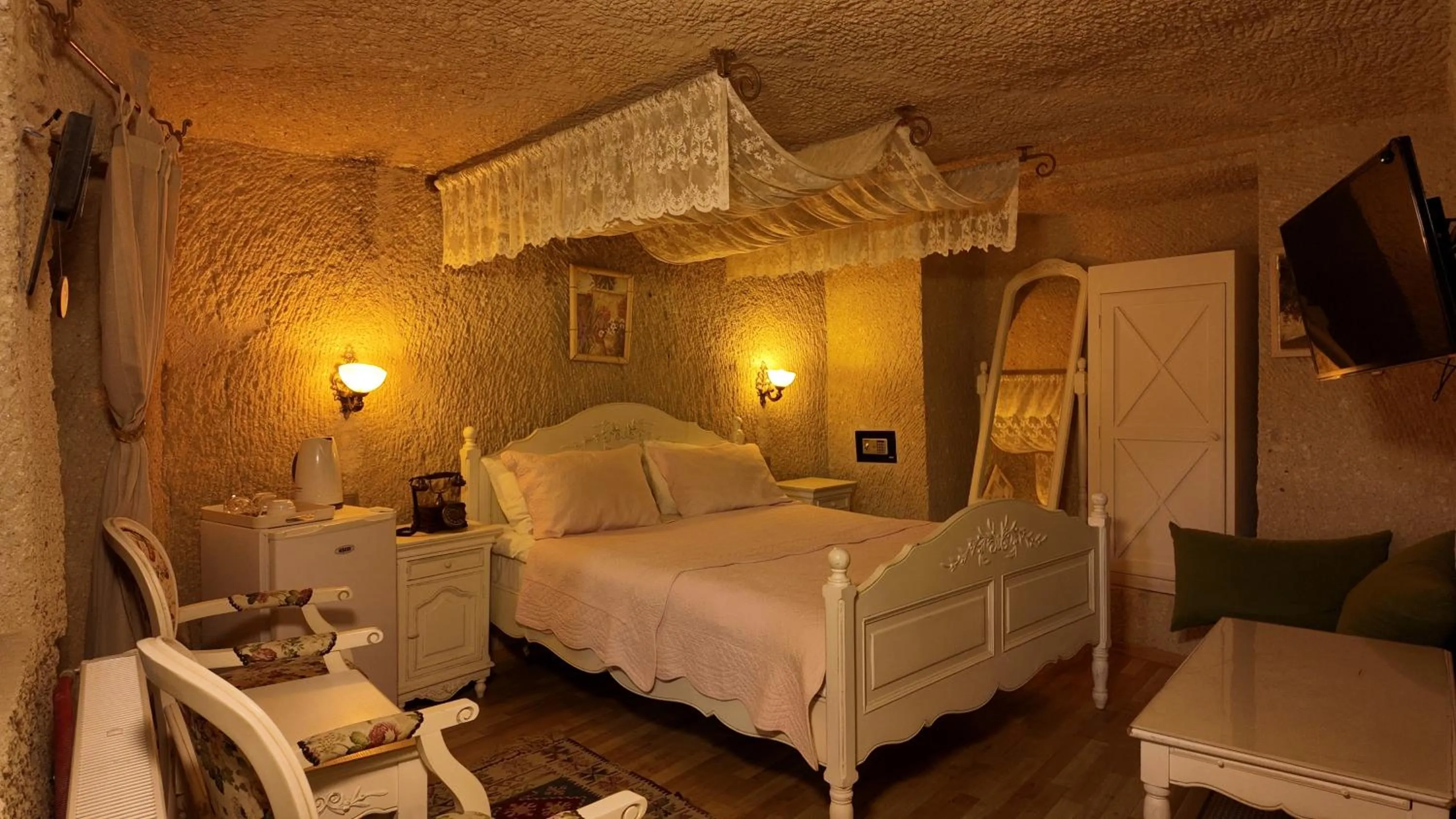 TV and multimedia, Bed in Iris Cave Cappadocia