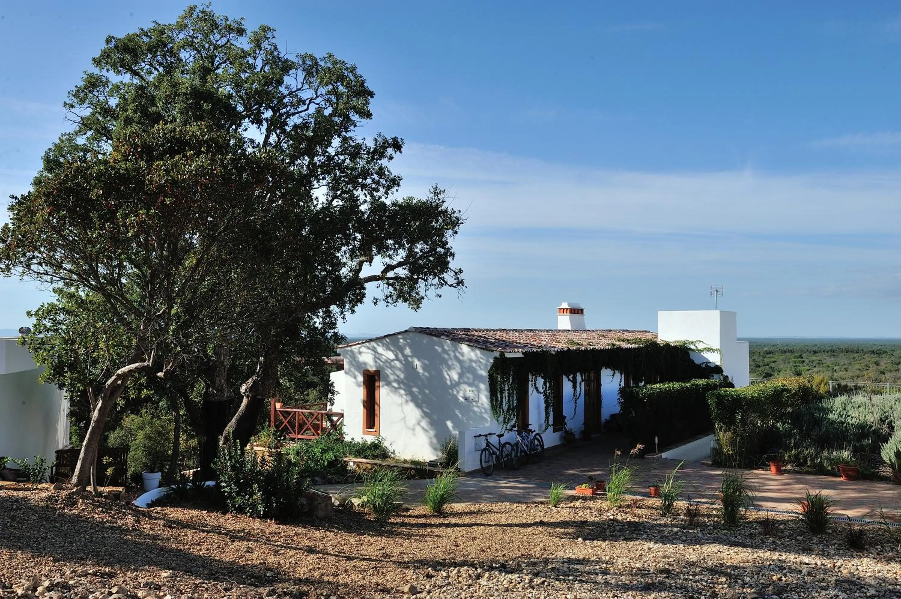 Facade/entrance in A Serenada Enoturismo
