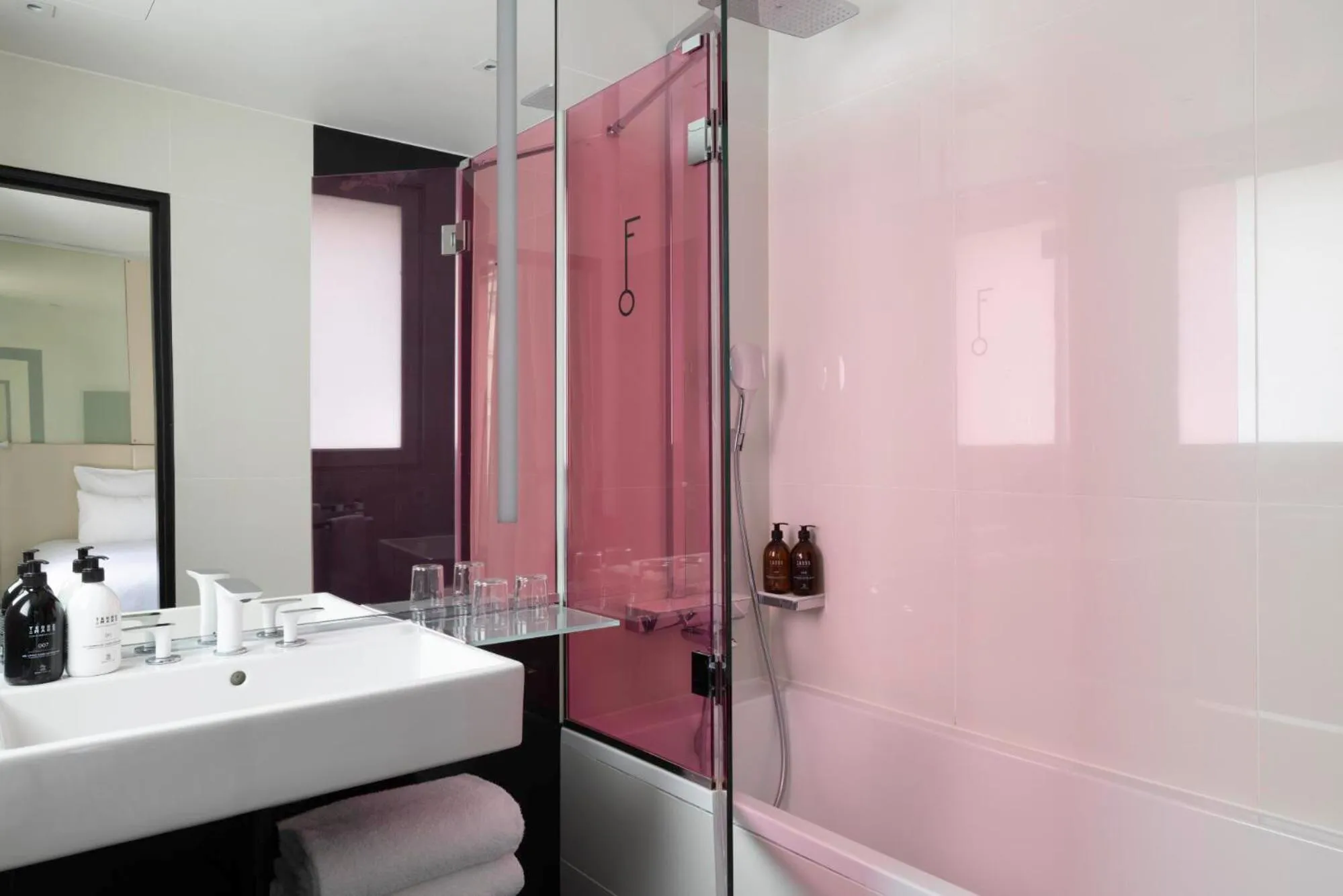 Bathroom in Hôtel Félicien & Spa