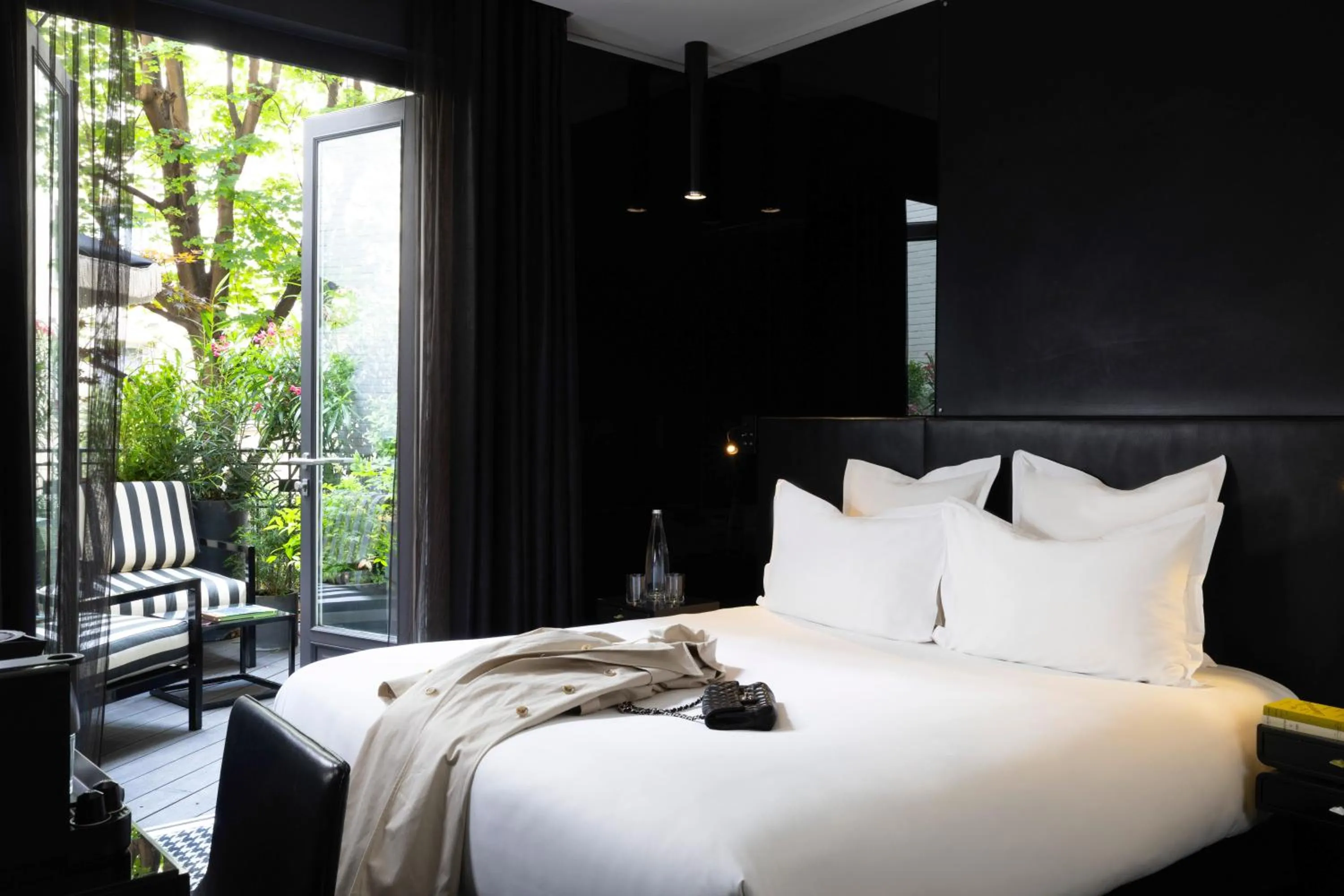 Bed in Hôtel Félicien & Spa