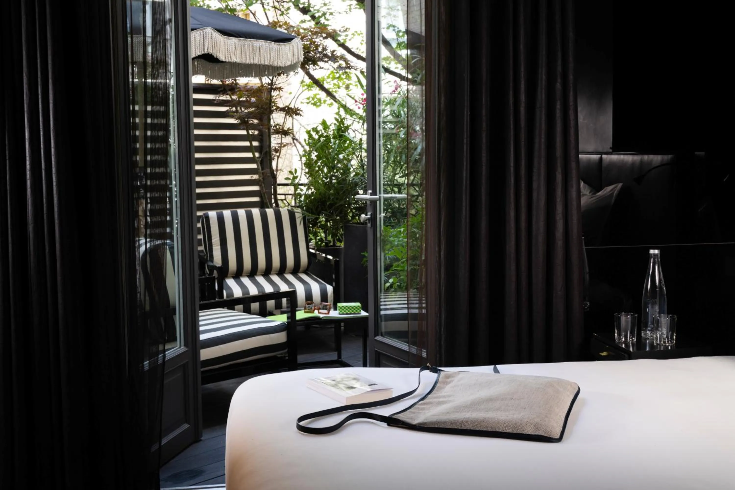 Bed in Hôtel Félicien & Spa