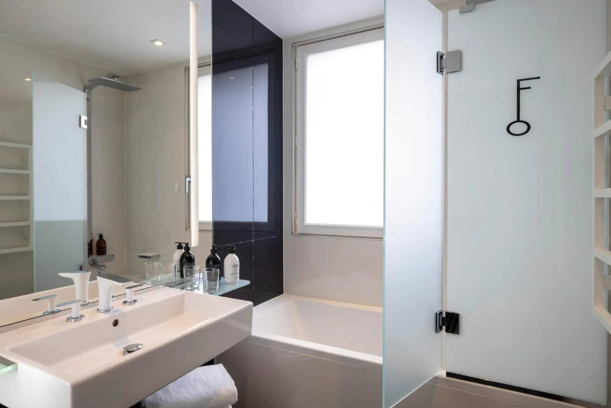 Bathroom in Hôtel Félicien & Spa