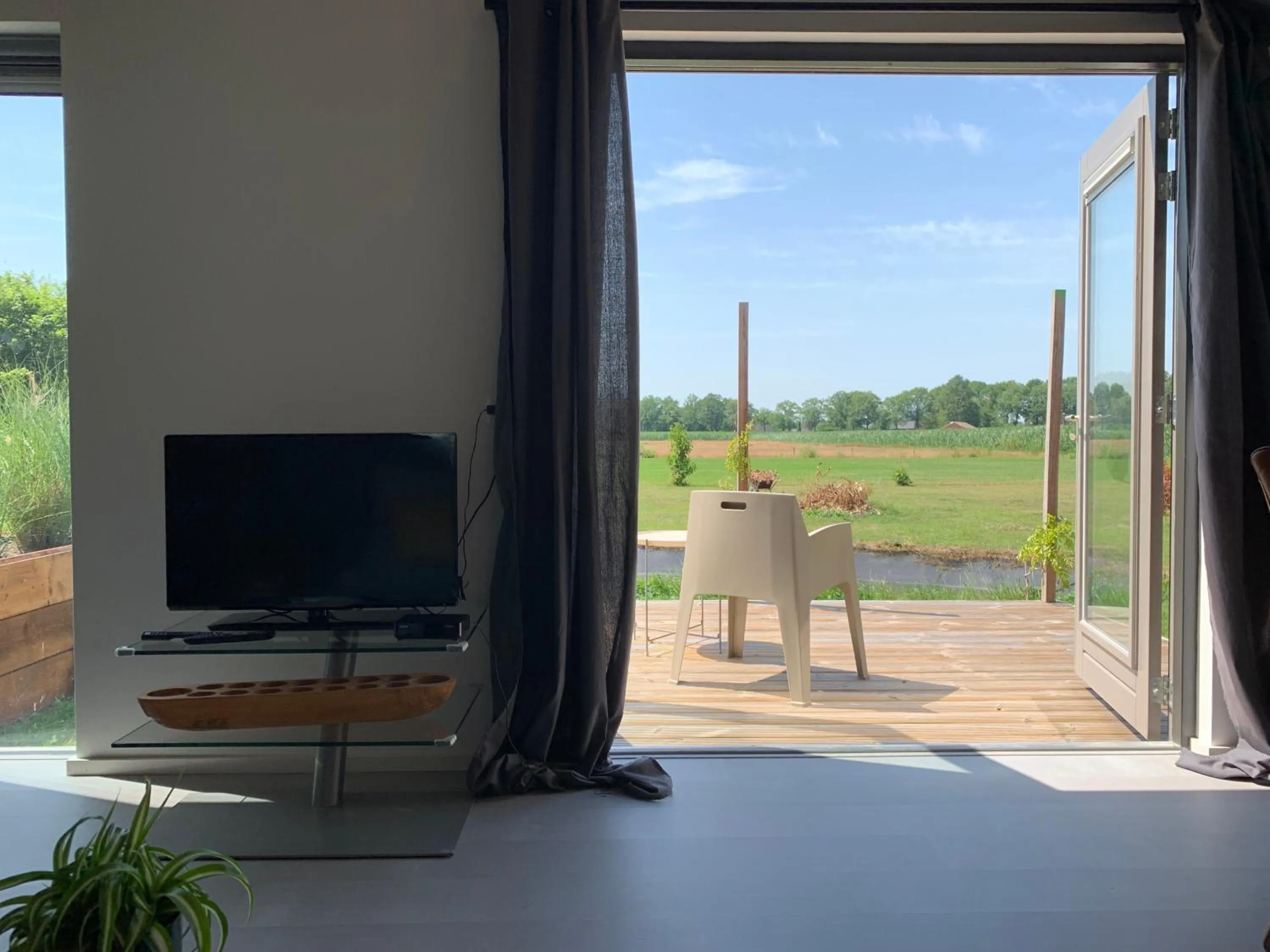 TV and multimedia in Mae Usu