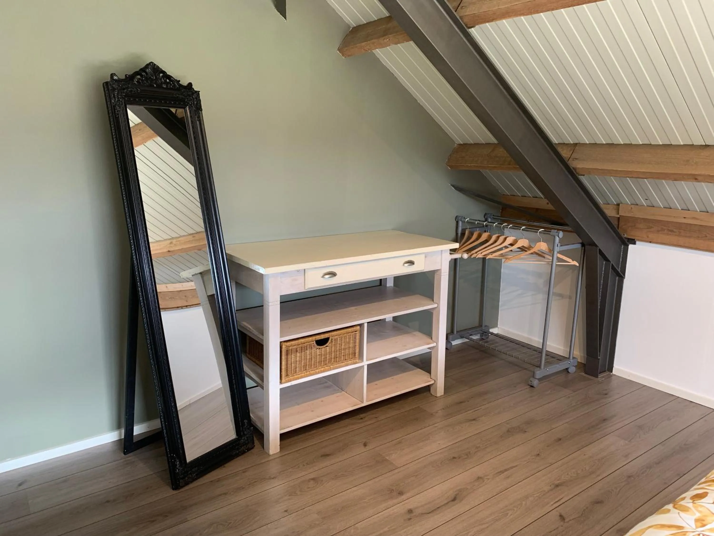 Bedroom, Bed in Mae Usu