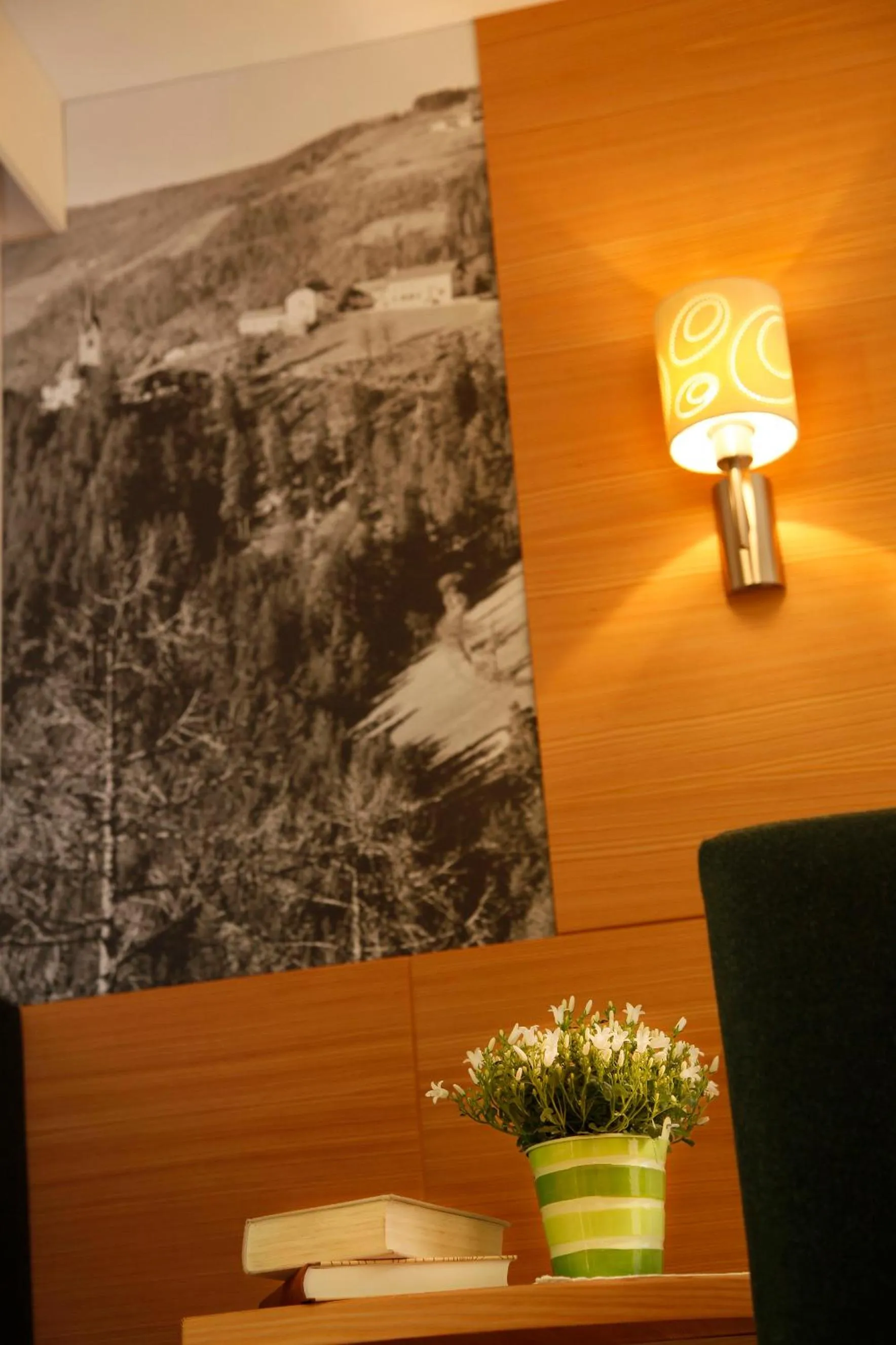 Decorative detail in Oberwirt Weisses Kreuz