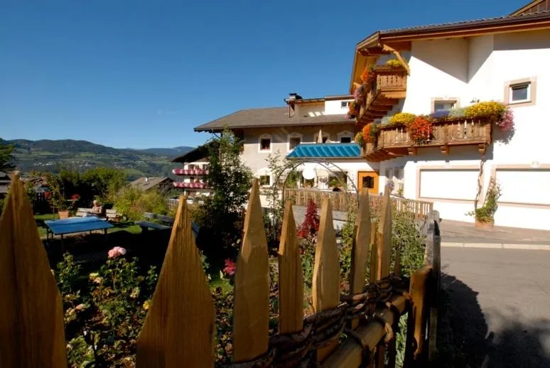 Decorative detail in Oberwirt Weisses Kreuz