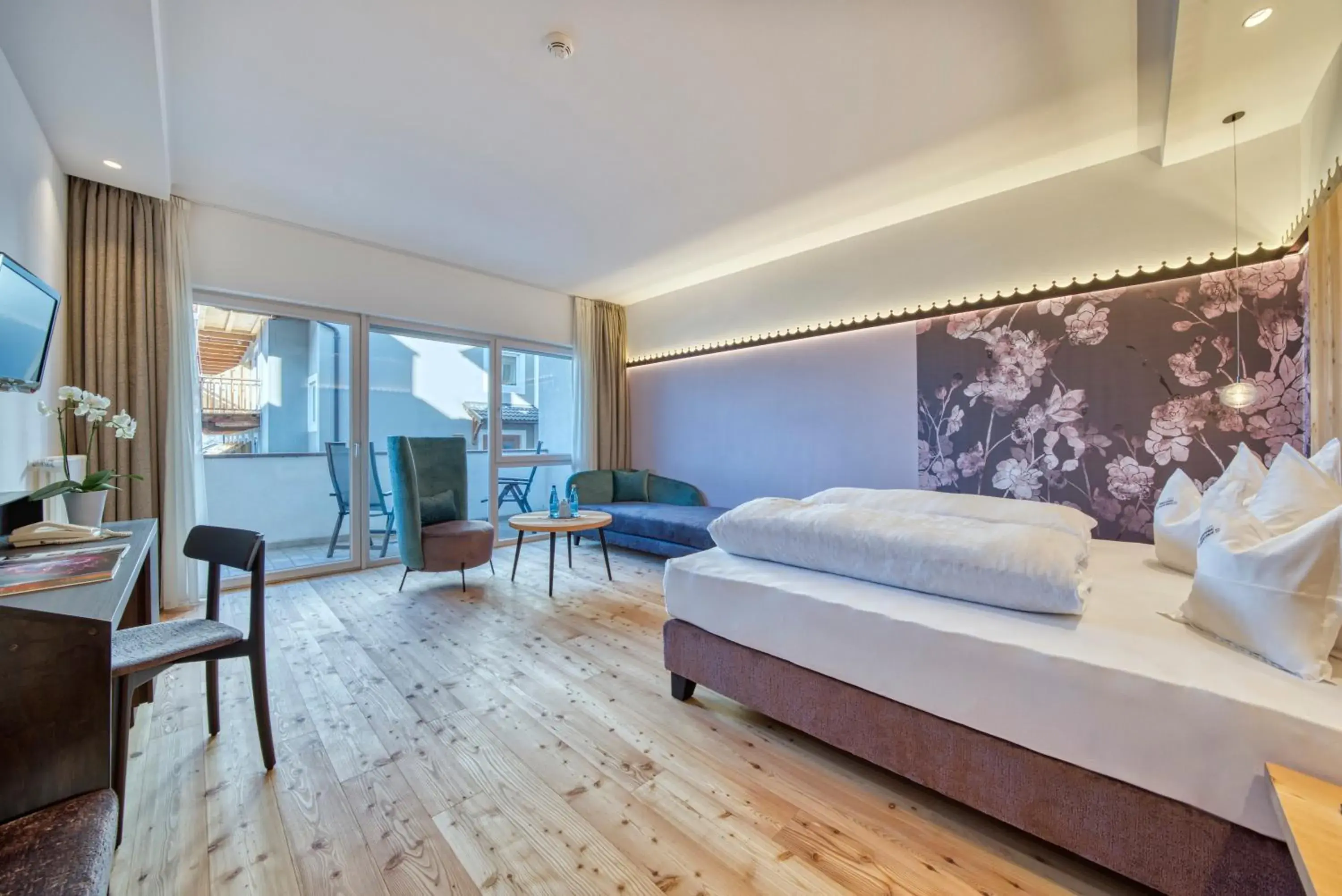 Deluxe Double Room with Balcony in Oberwirt Weisses Kreuz Deluxe Double Room with Balcony in Oberwirt Weisses Kreuz