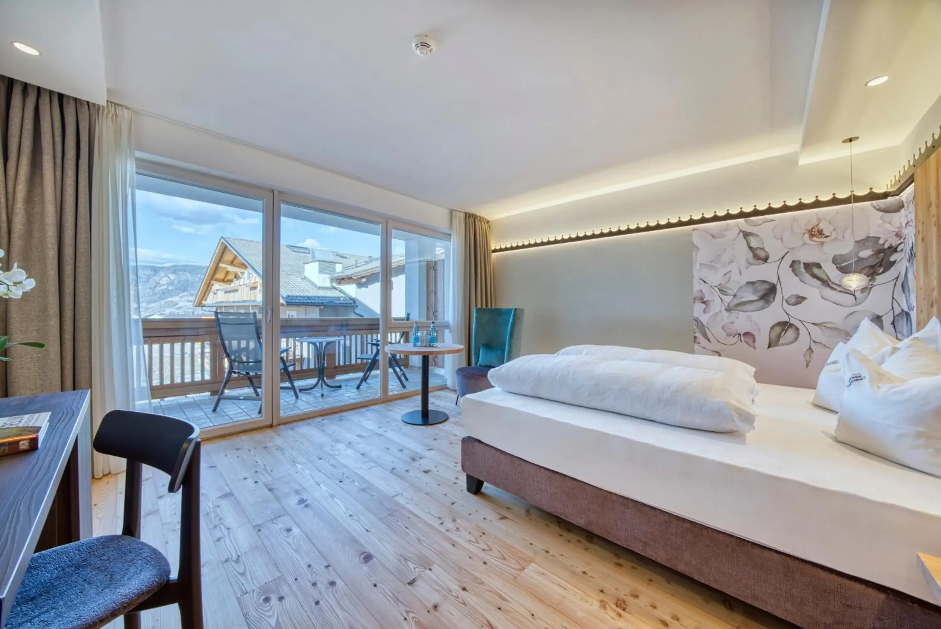 Double Room with Balcony in Oberwirt Weisses Kreuz Double Room with Balcony in Oberwirt Weisses Kreuz