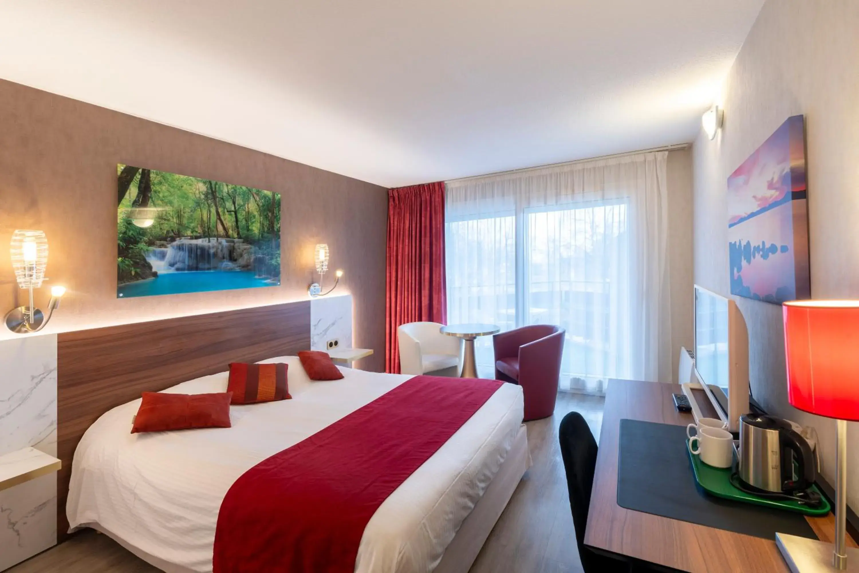 Double Room with Balcony in Logis Hotel Arc En Ciel Double Room with Balcony in Logis Hotel Arc En Ciel