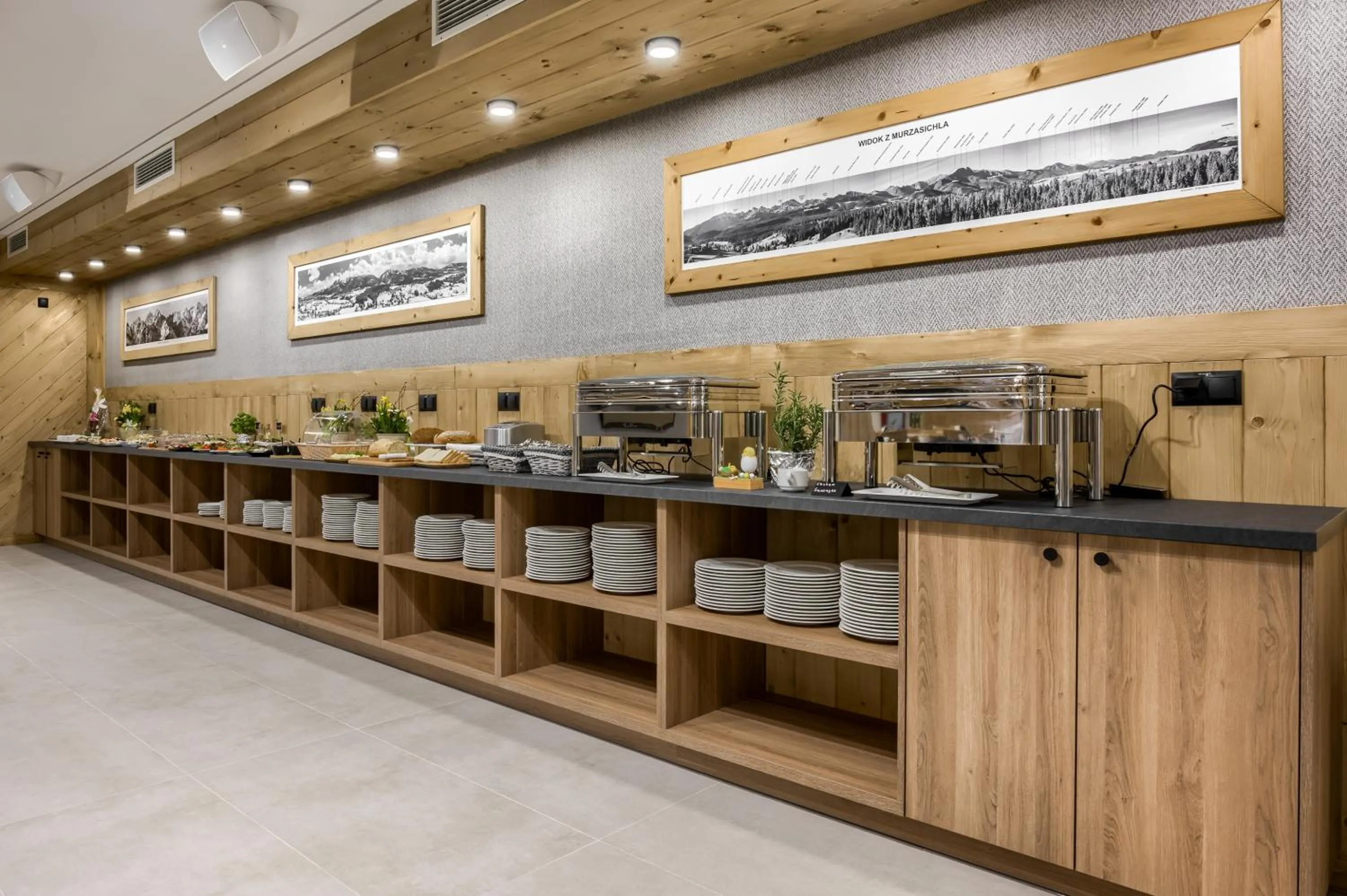 Breakfast in Royal Hill Residence