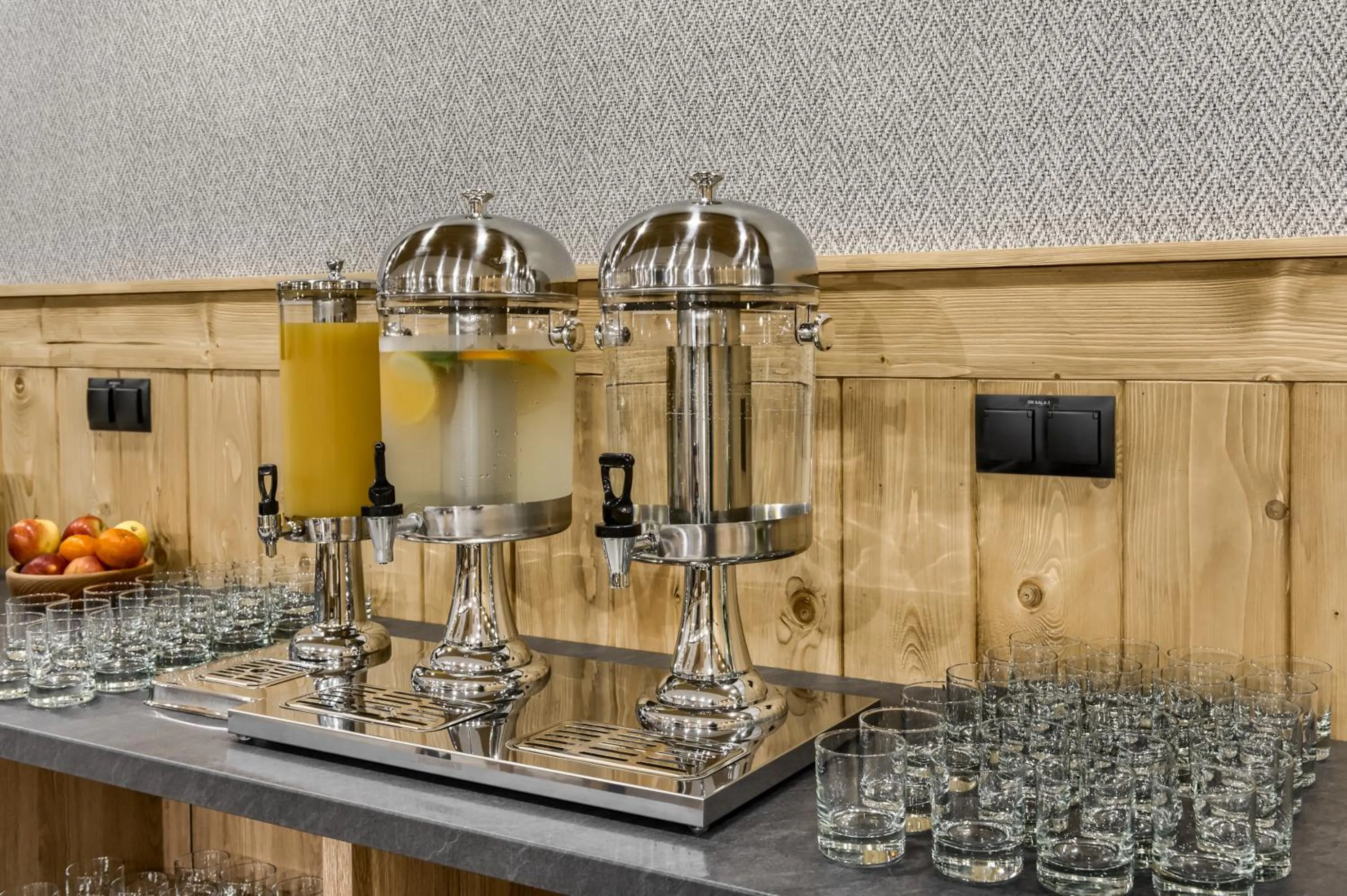 Breakfast in Royal Hill Residence