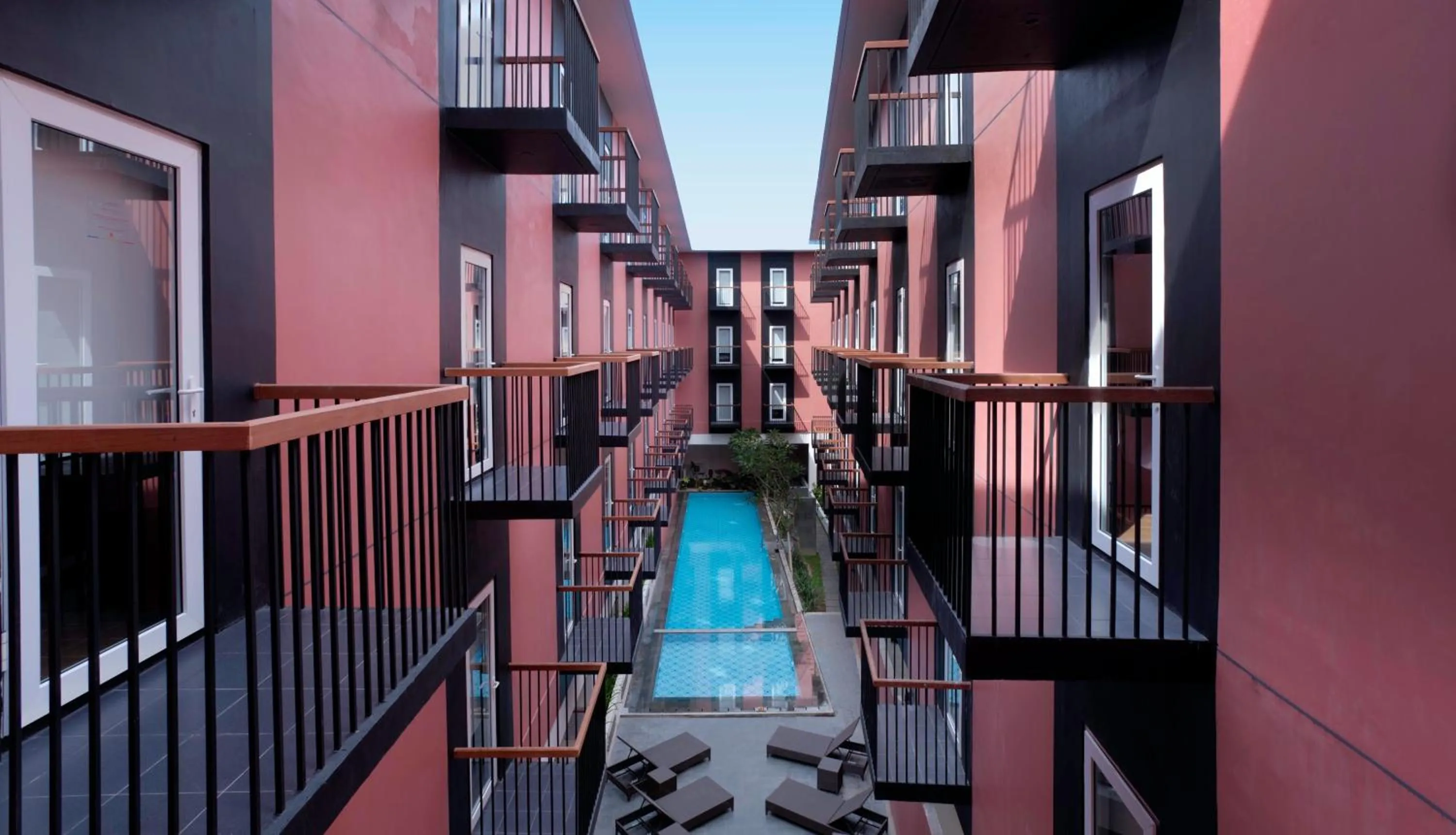 Facade/entrance in Amaris Hotel Pratama Nusa Dua