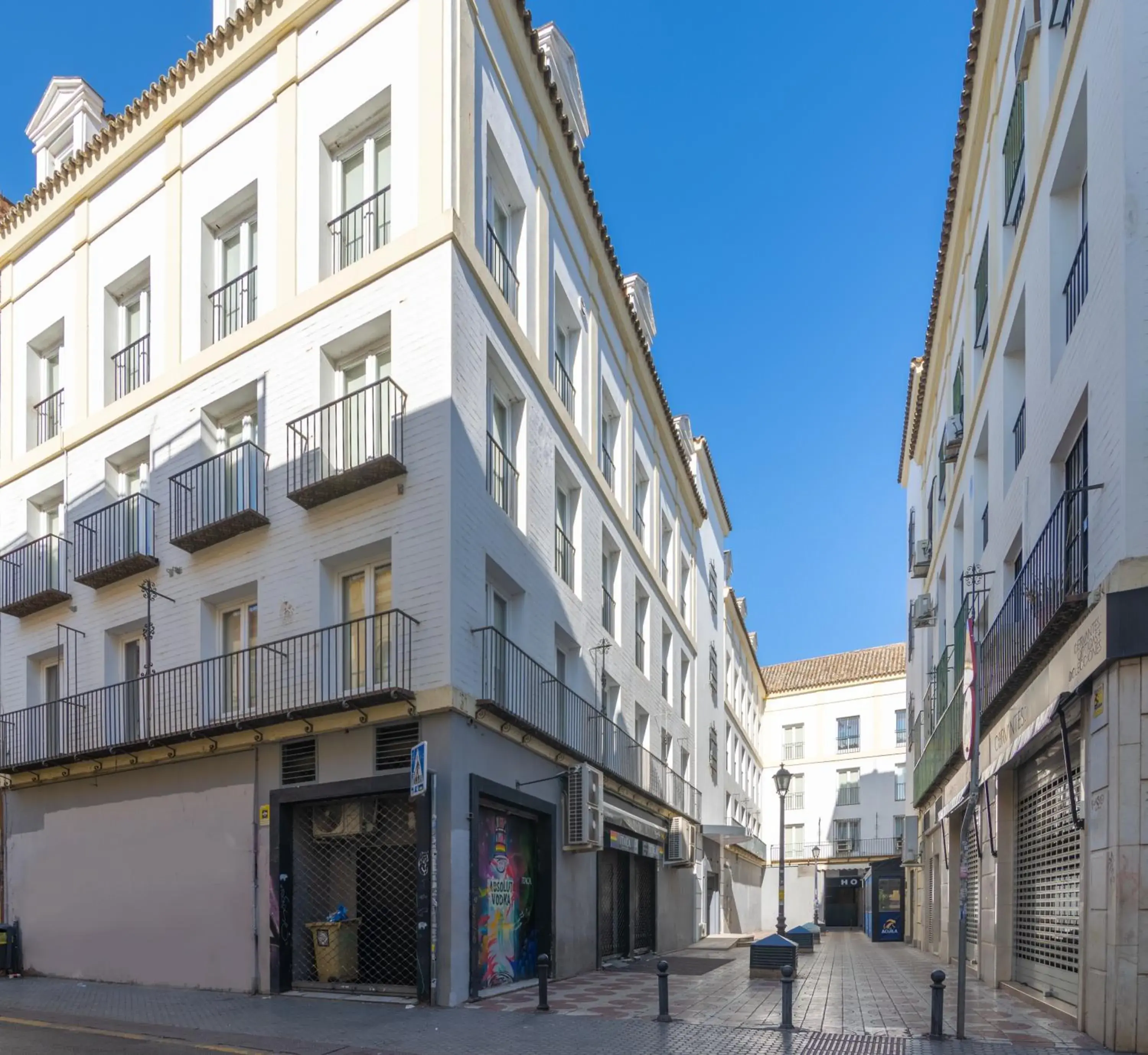 Property building in Apartamentos Magna Sevilla Property building in Apartamentos Magna Sevilla