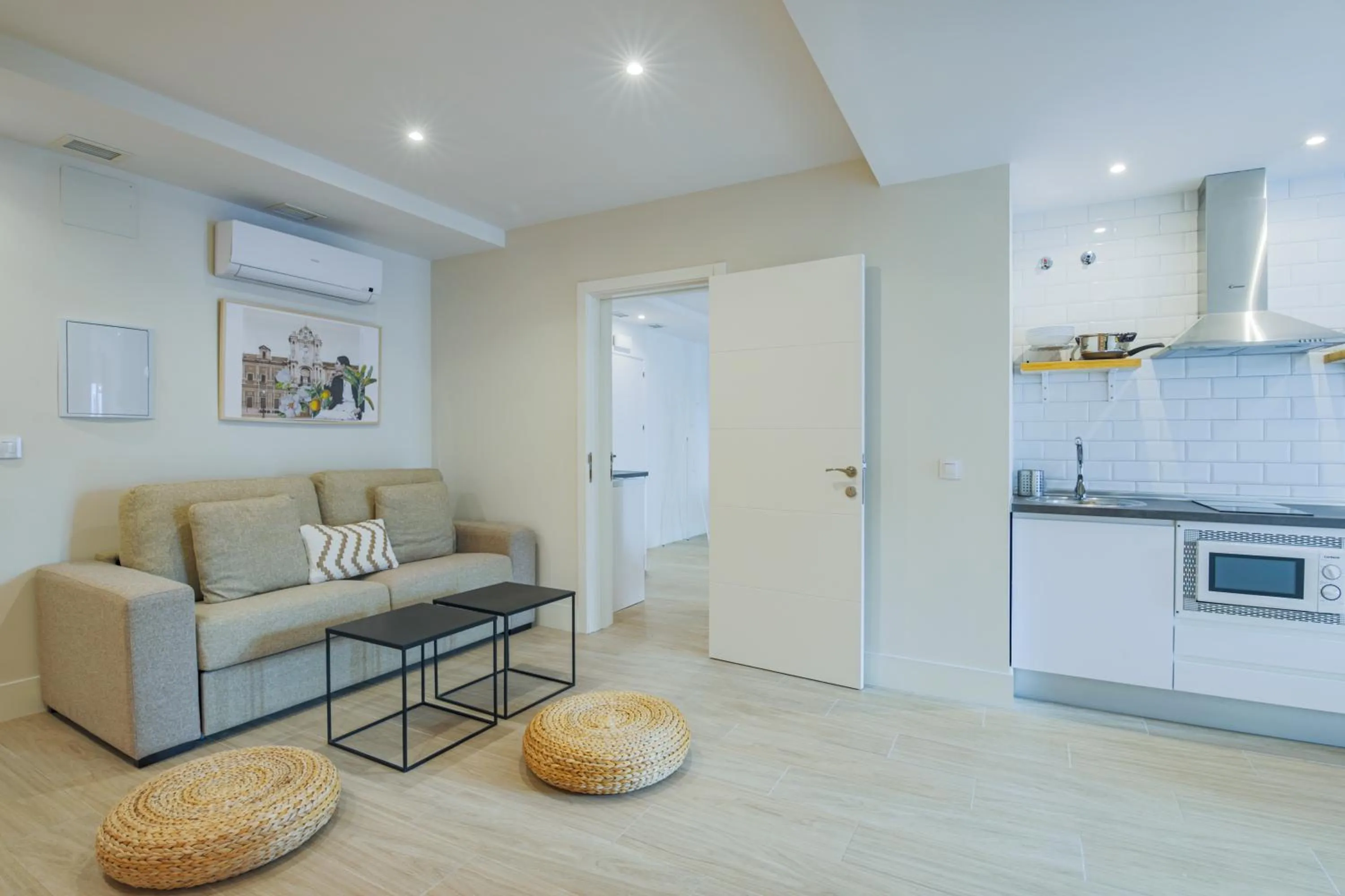 Kitchen or kitchenette in Apartamentos Magna Sevilla