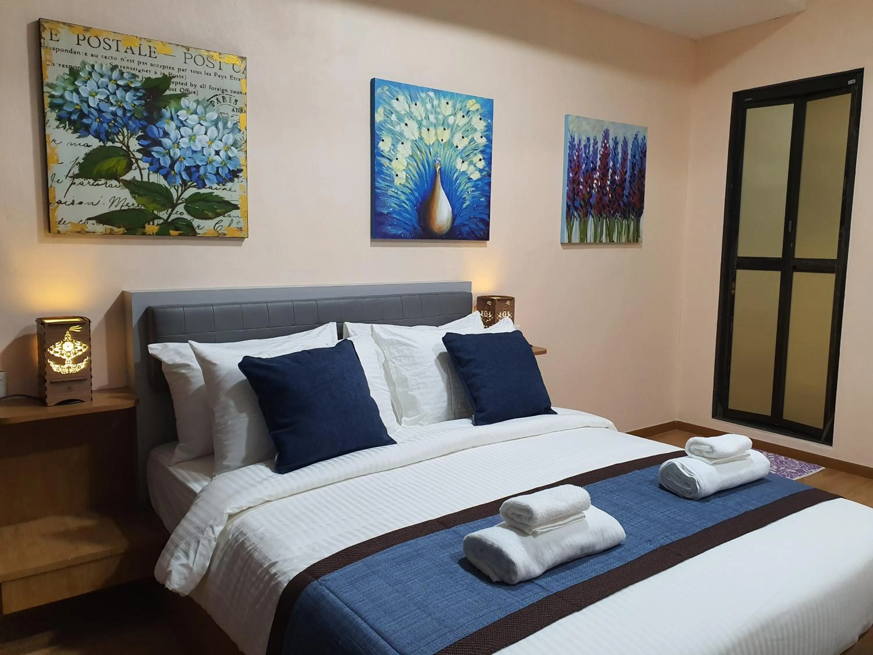 Photo of the whole room, Bed in Assalam Hotel