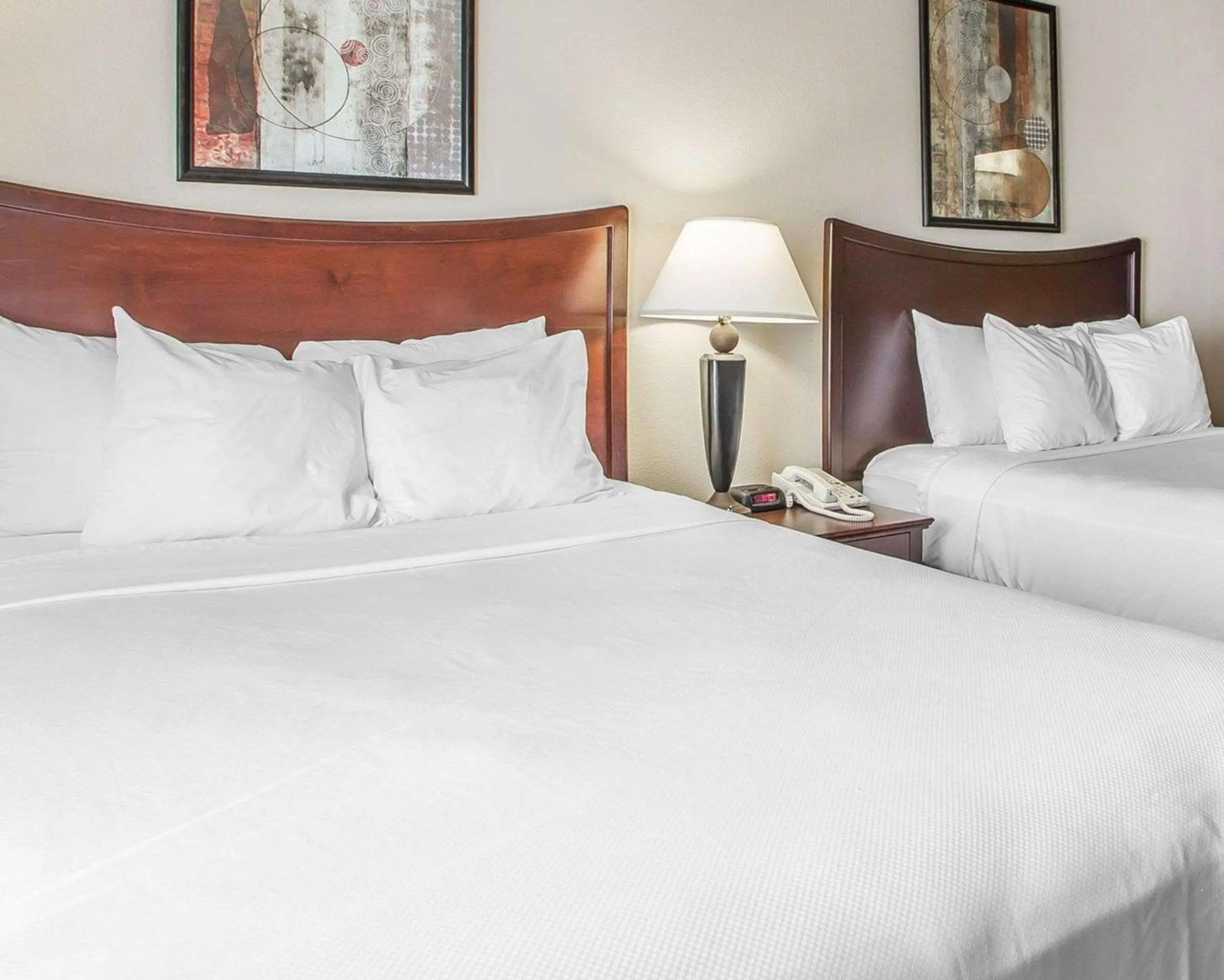 Bedroom, Bed in MainStay Suites St Robert - Fort Leonard Wood