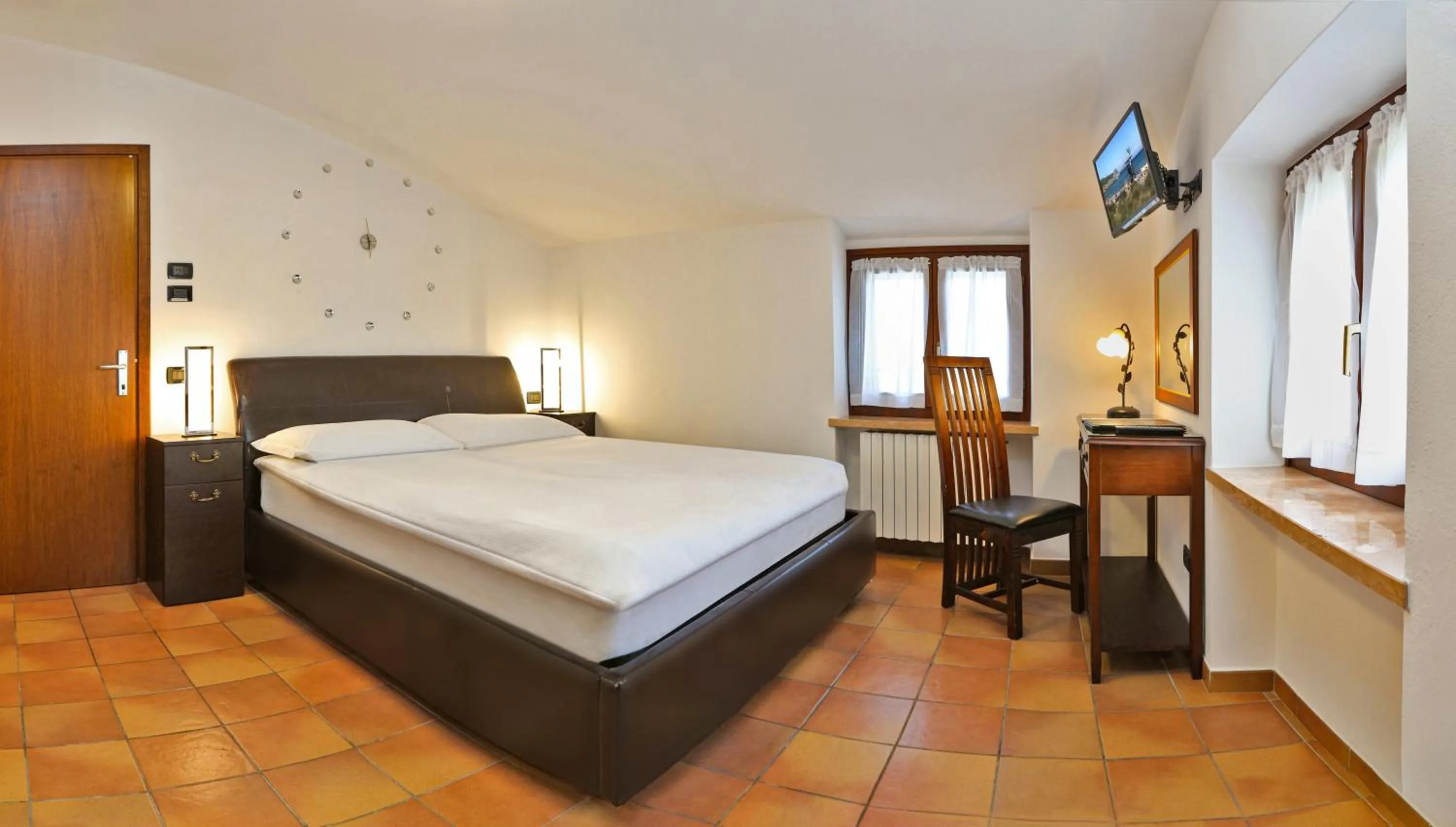 Bed in Apartments Colombara Bardolino