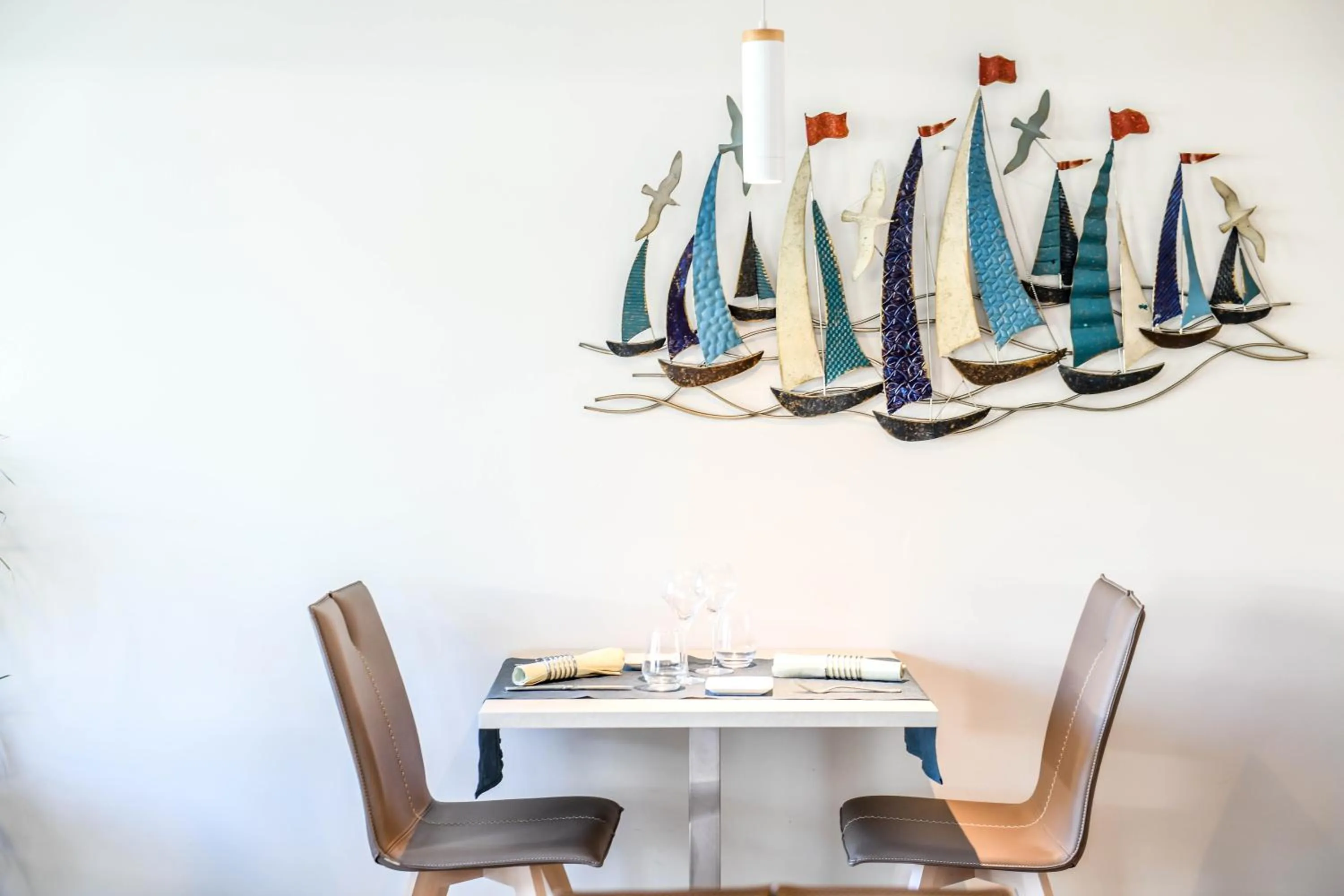 Restaurant/places to eat in Les Vagues Hôtel Restaurant