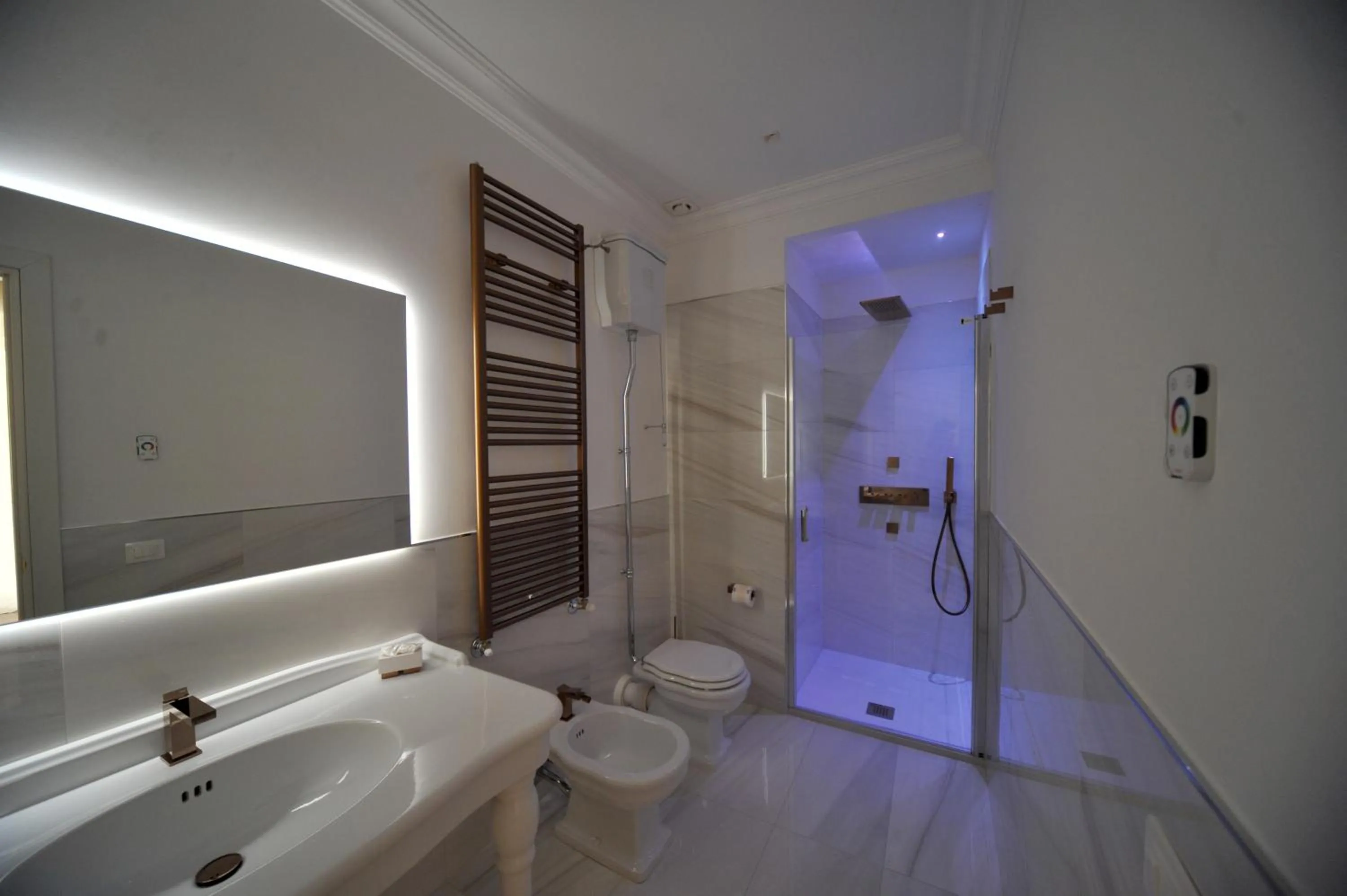 Shower in B&B Palazzo San Michele