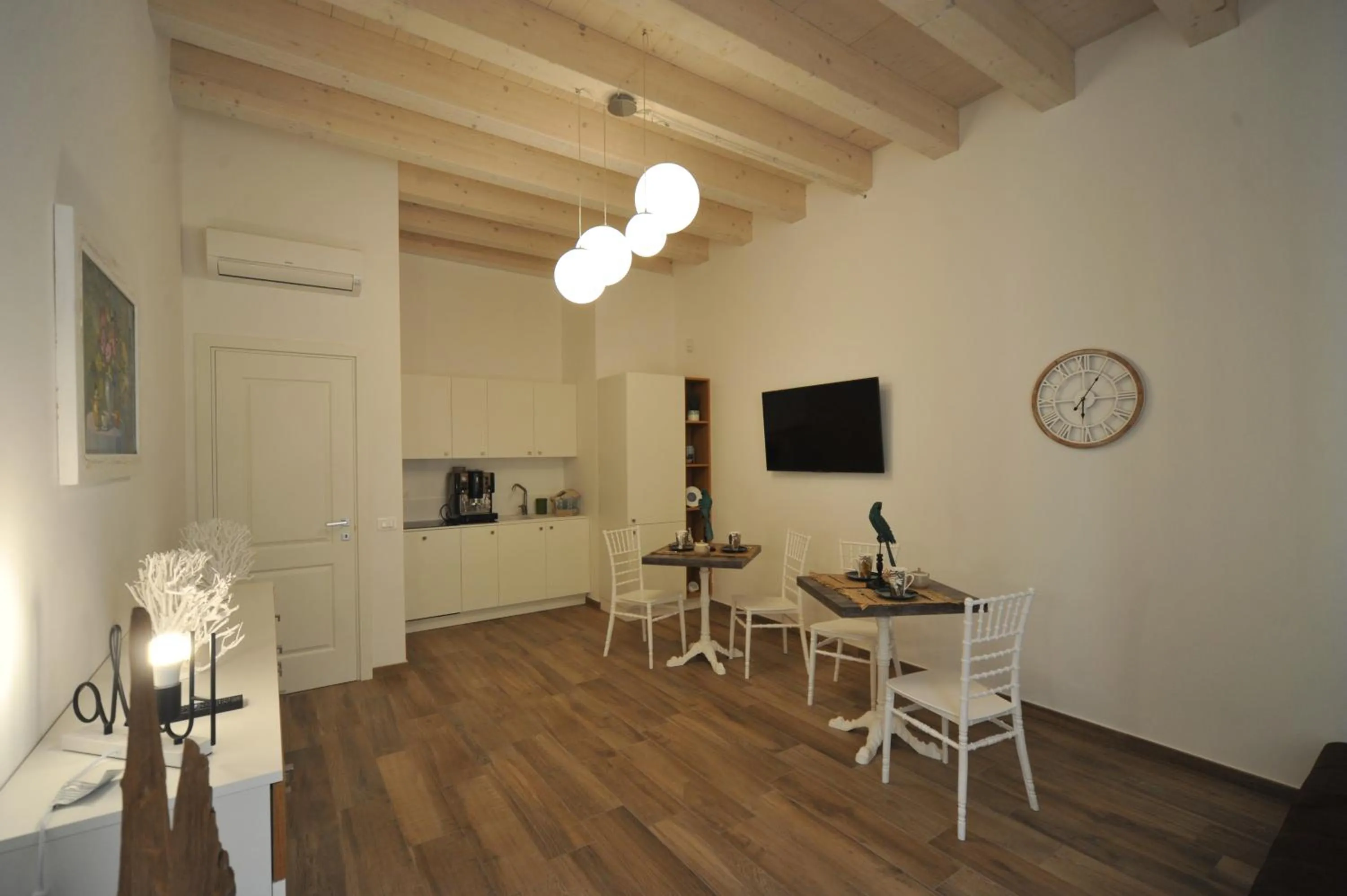 Communal lounge/ TV room in B&B Palazzo San Michele