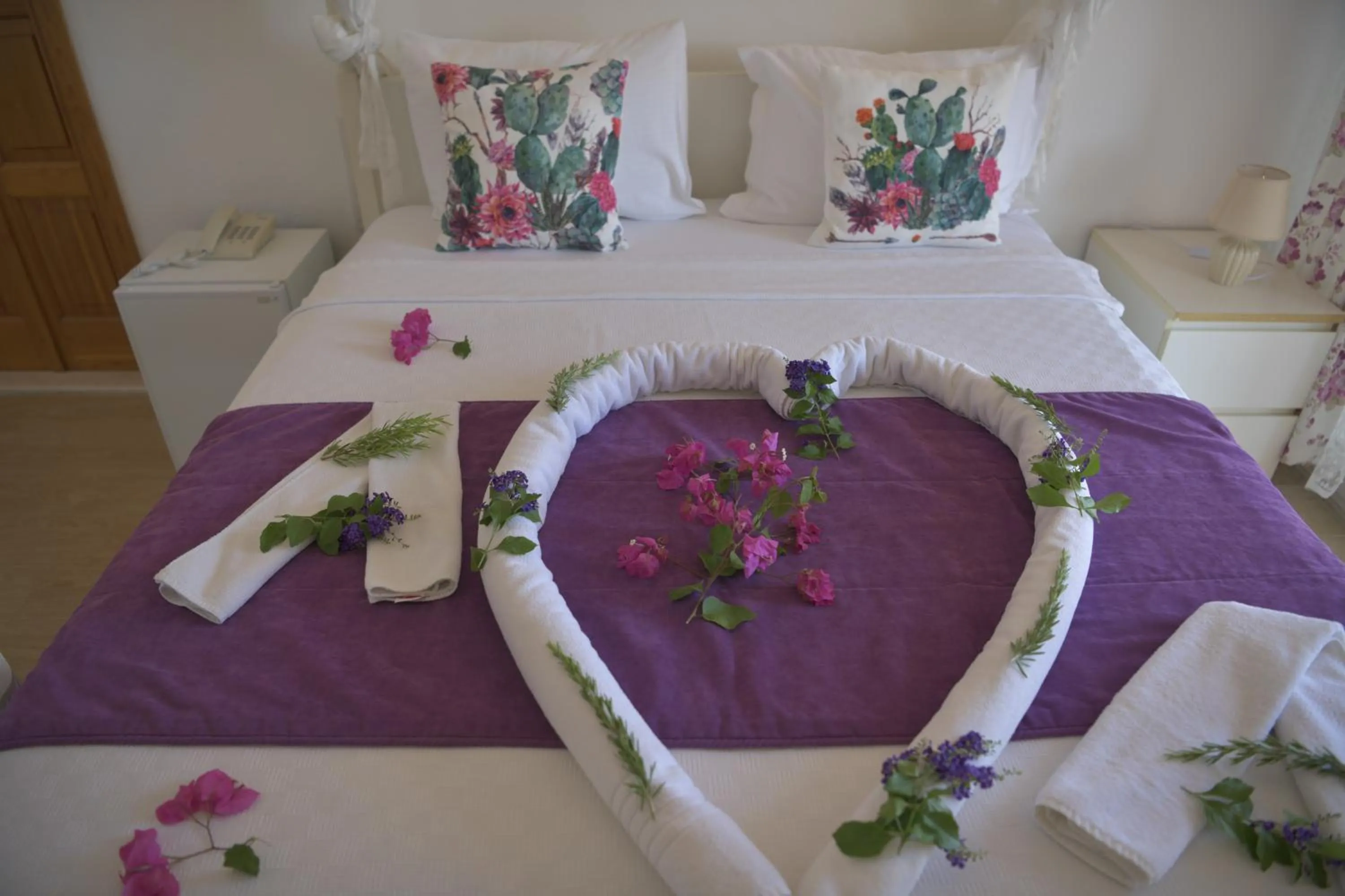 Bed in Kemerlihan Deluxe Hotel