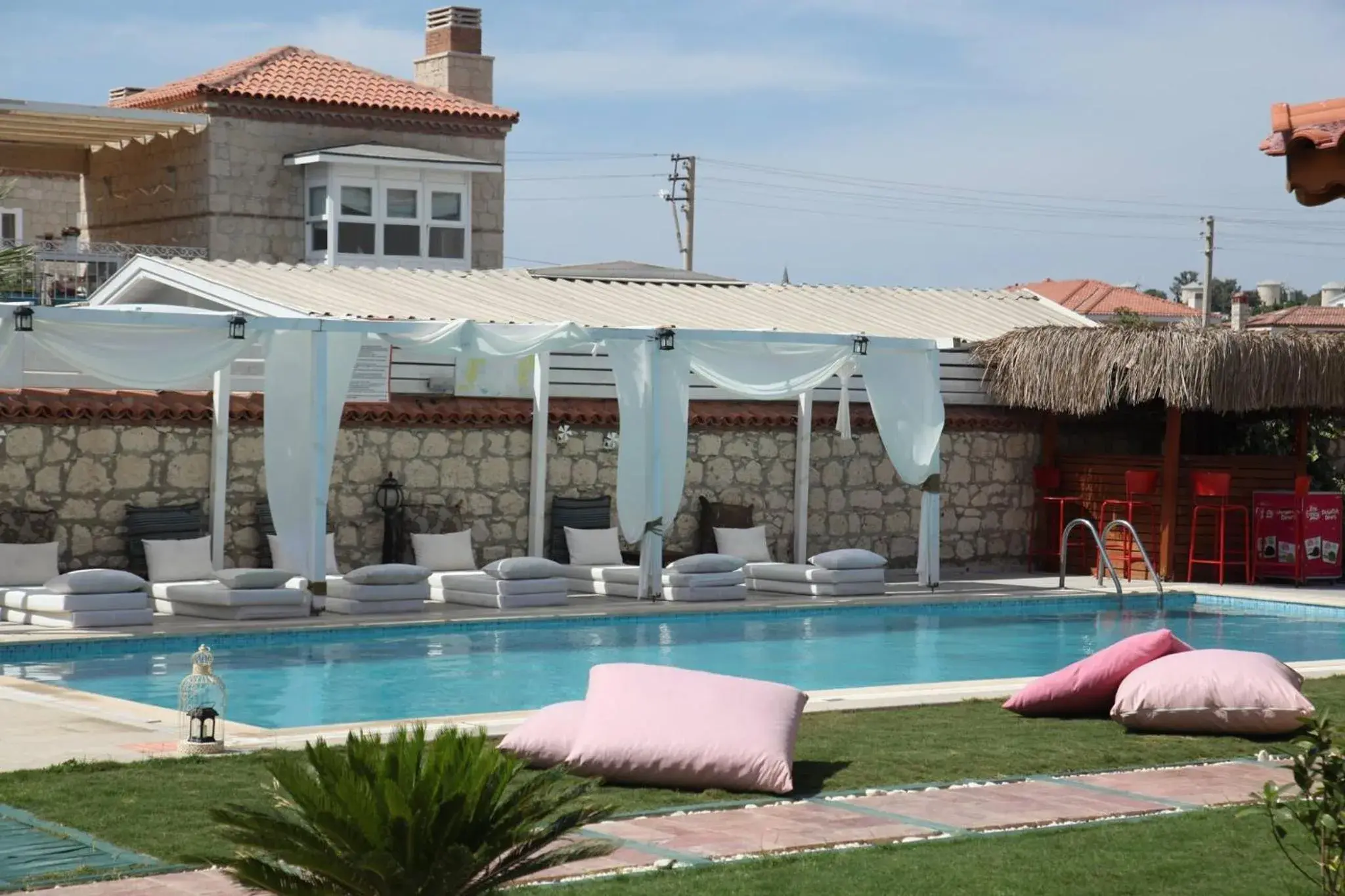 Swimming pool in Kemerlihan Deluxe Hotel Swimming pool in Kemerlihan Deluxe Hotel