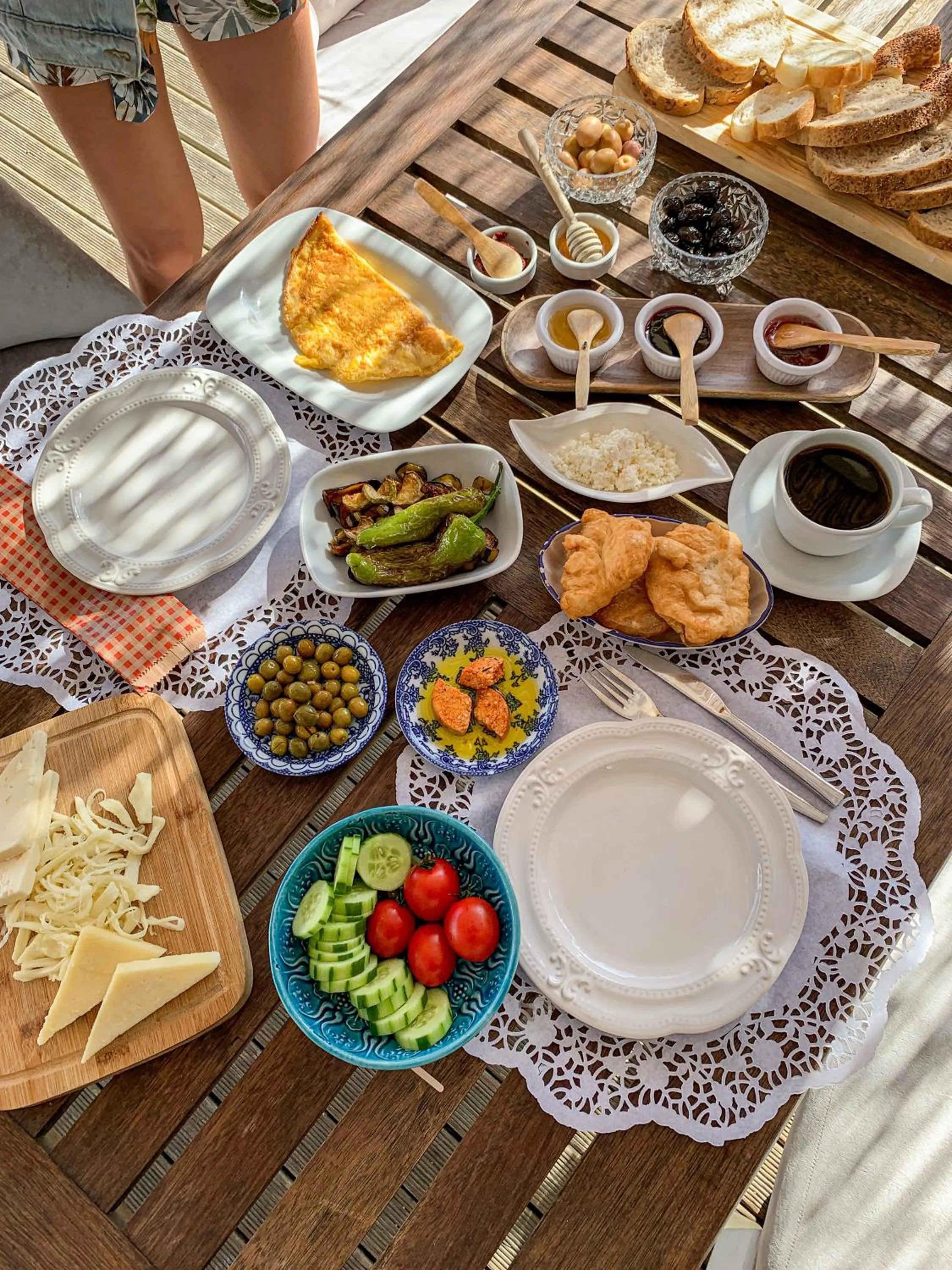 Food in Kemerlihan Deluxe Hotel