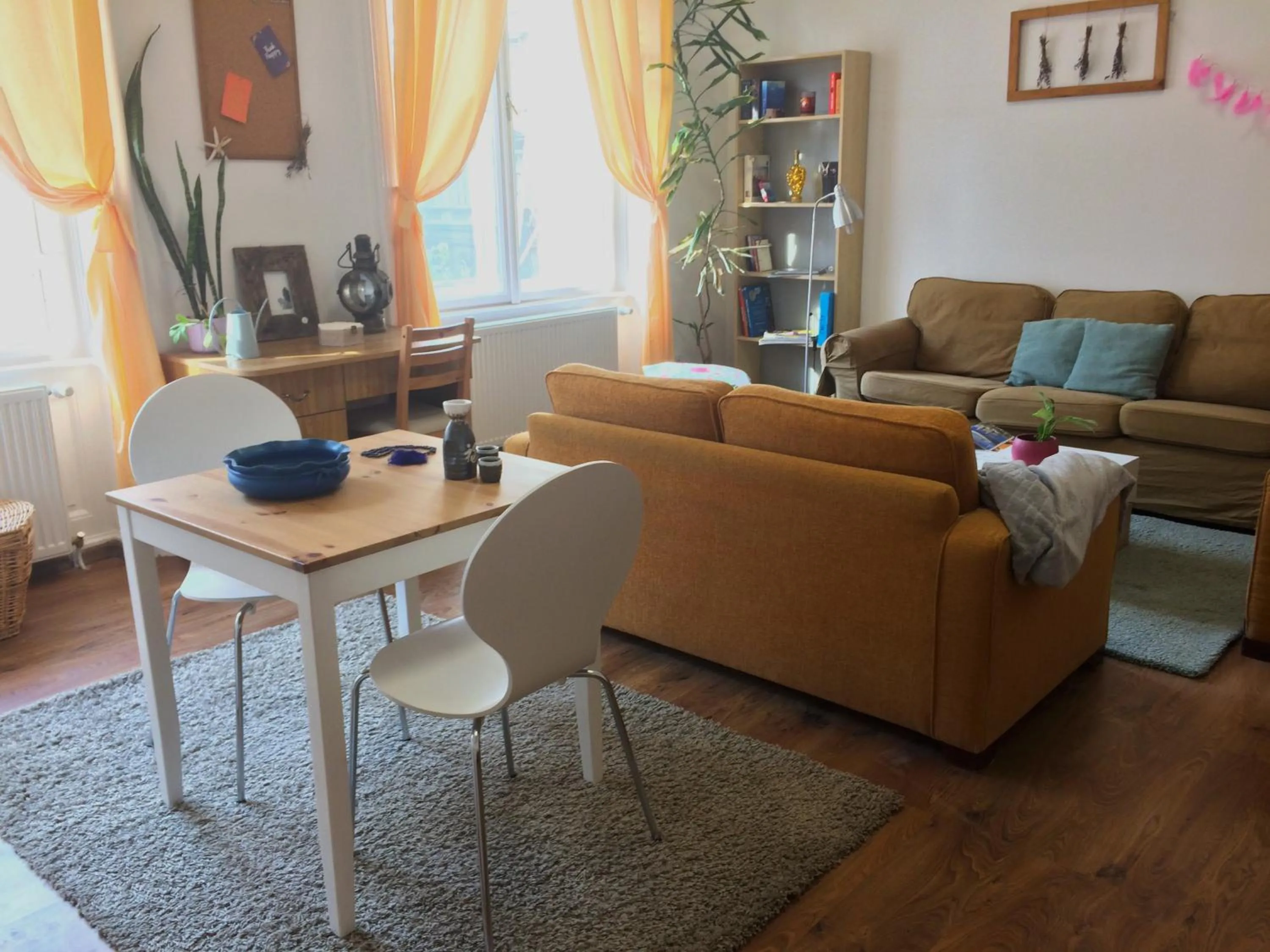 Communal lounge/ TV room in Zen Hostel by Central Market