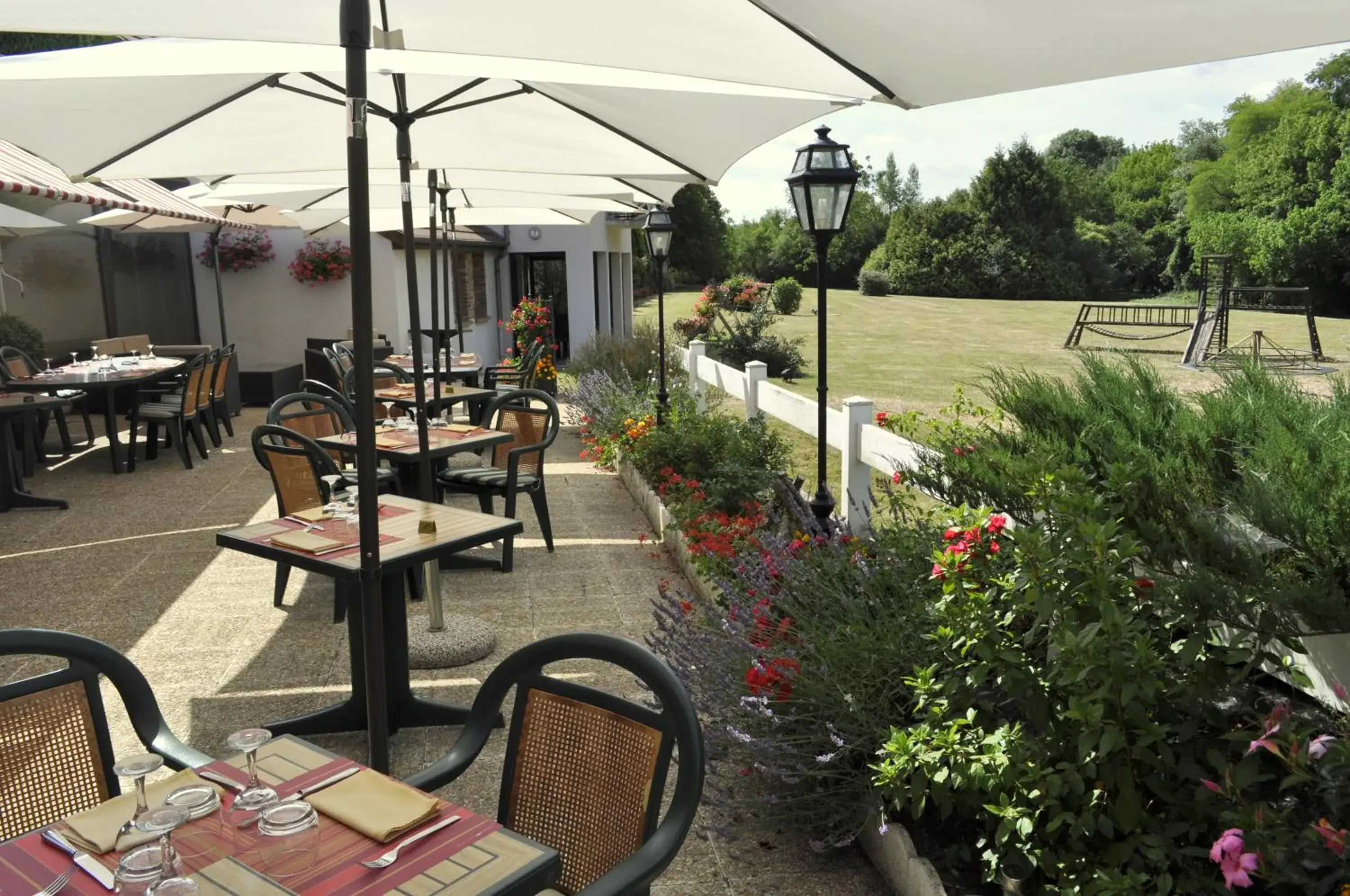 Restaurant/places to eat in Logis Le Relais De Pouilly Restaurant/places to eat in Logis Le Relais De Pouilly